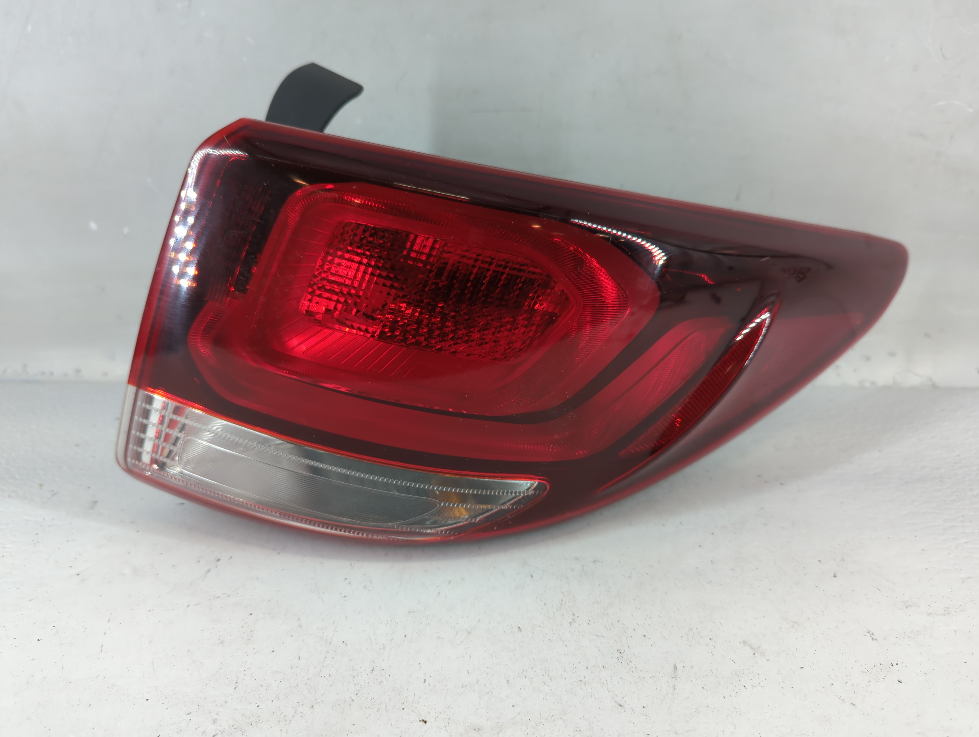 2017-2018 Hyundai Santa Fe Passenger Right Side Tail Light Taillight Oem 802199 - Oemusedautoparts1.com