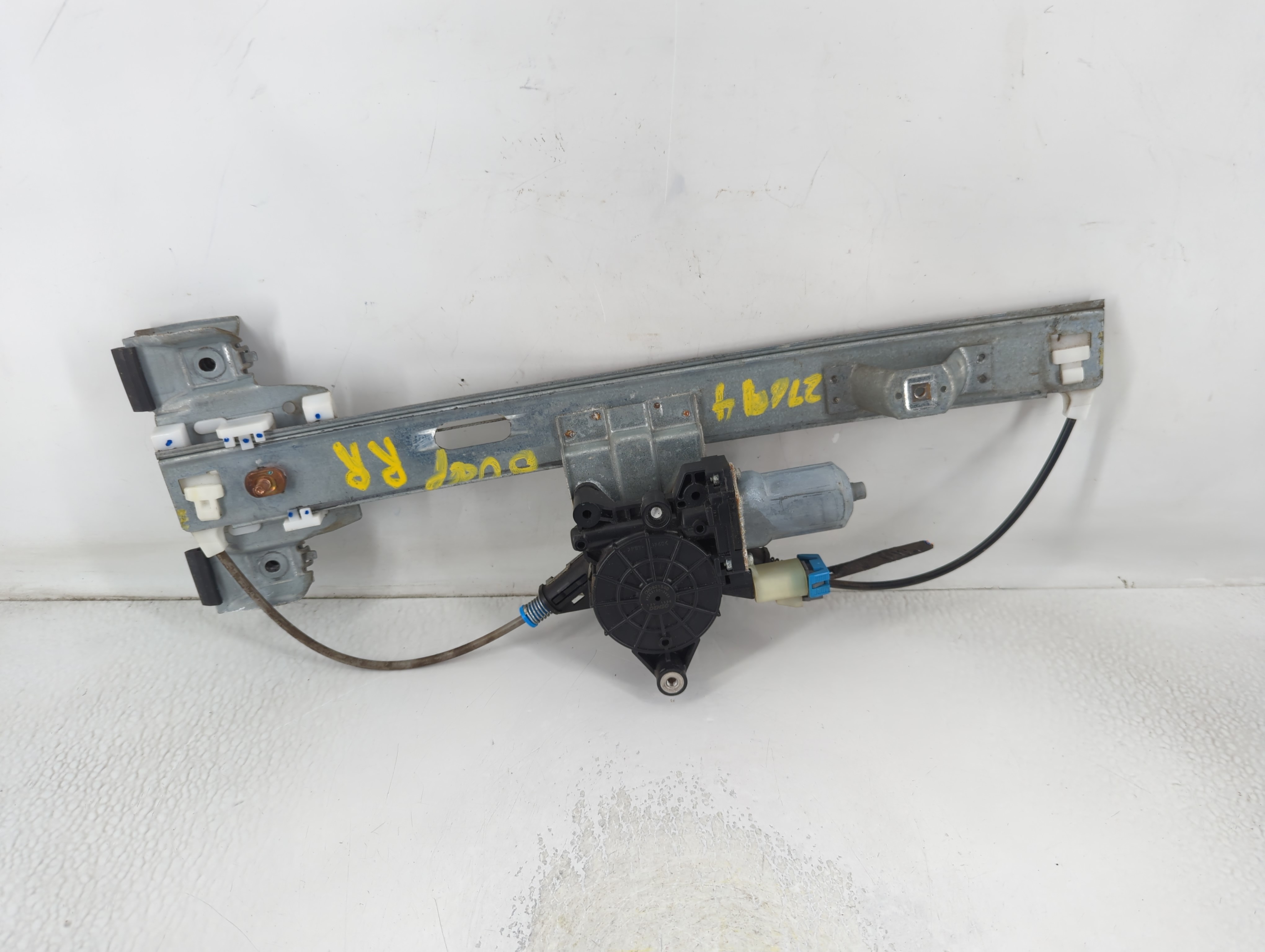 2006-2011 Chevrolet Hhr Driver Left Front Window Regulator 802239 - Oemusedautoparts1.com