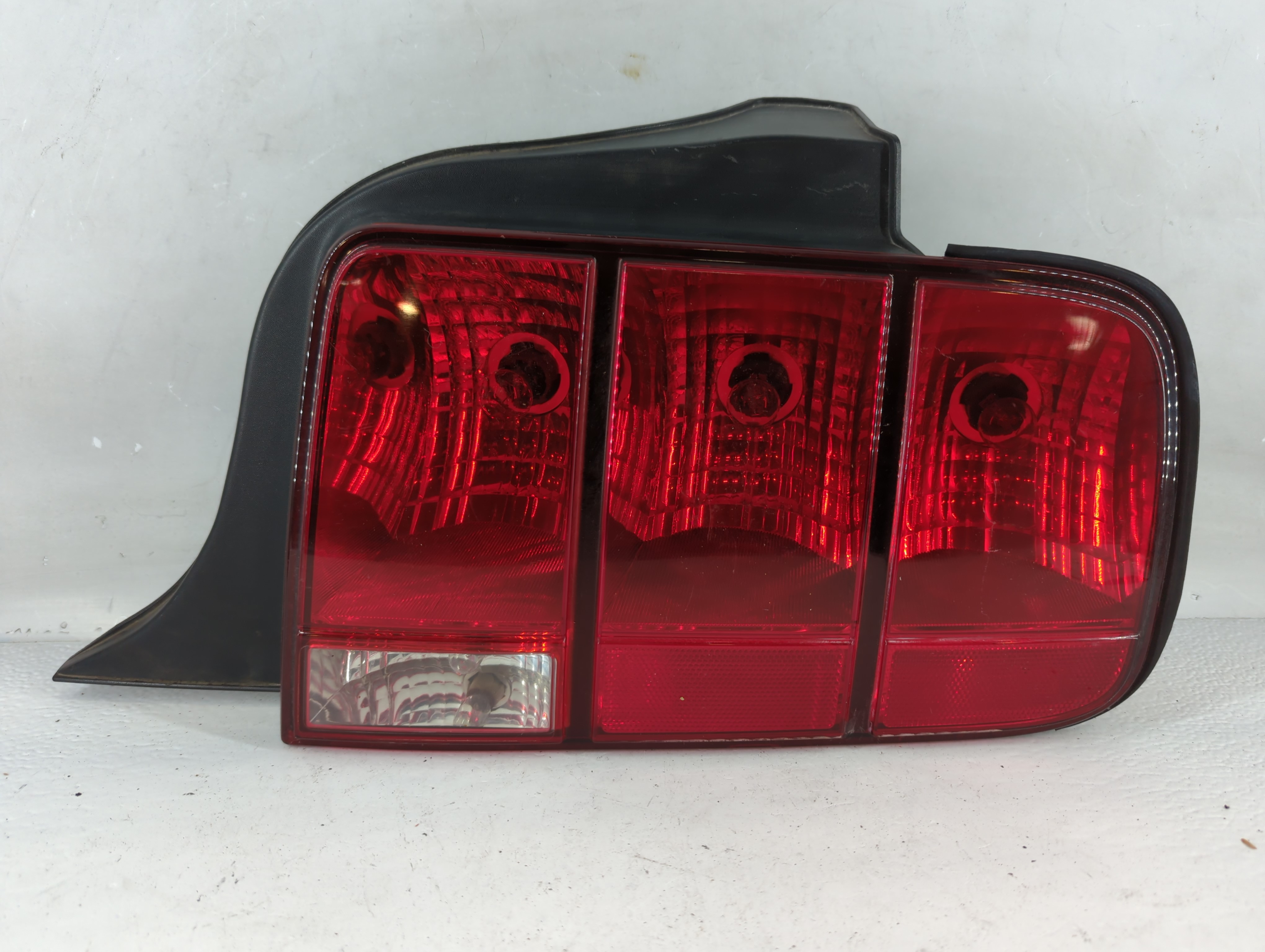 2005-2009 Ford Mustang Passenger Right Side Tail Light Taillight Oem 802282 - Oemusedautoparts1.com