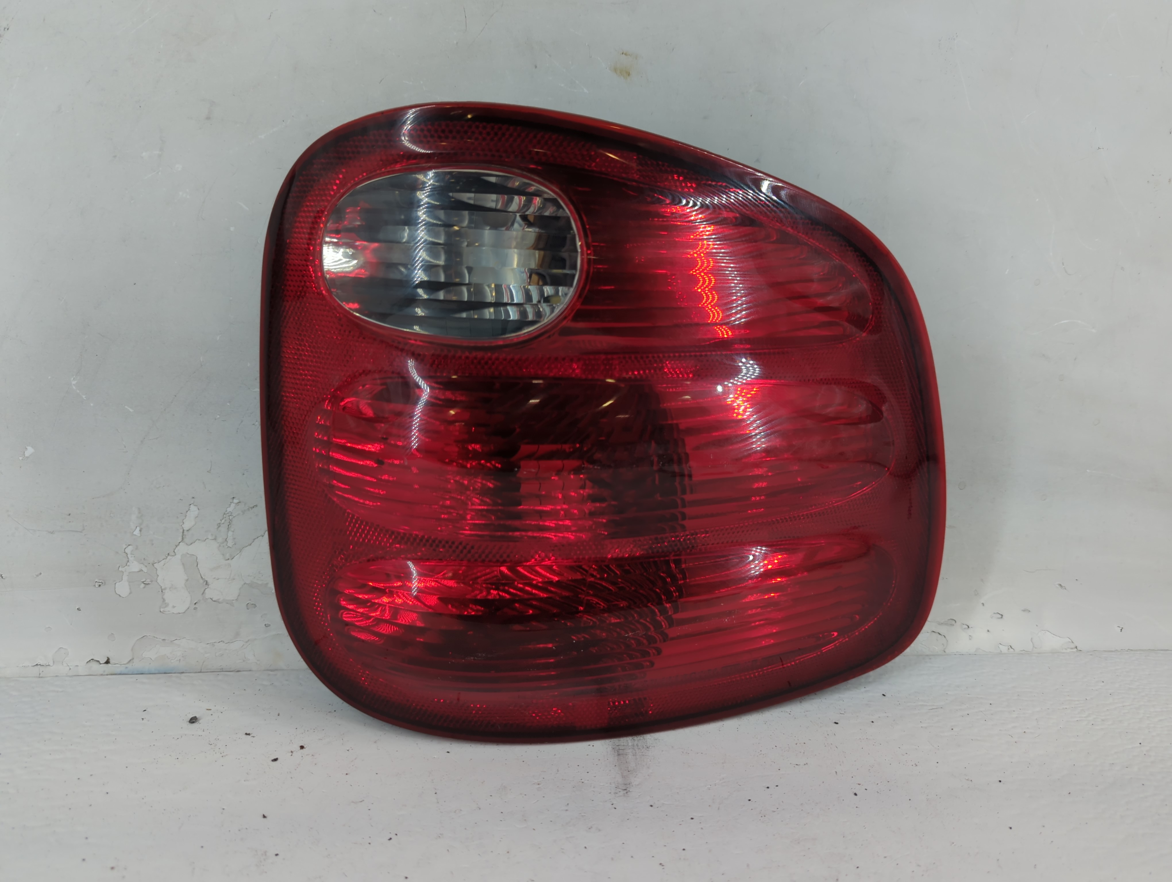 2000-2003 Ford F-150 Passenger Right Side Tail Light Taillight Oem 802285 - Oemusedautoparts1.com