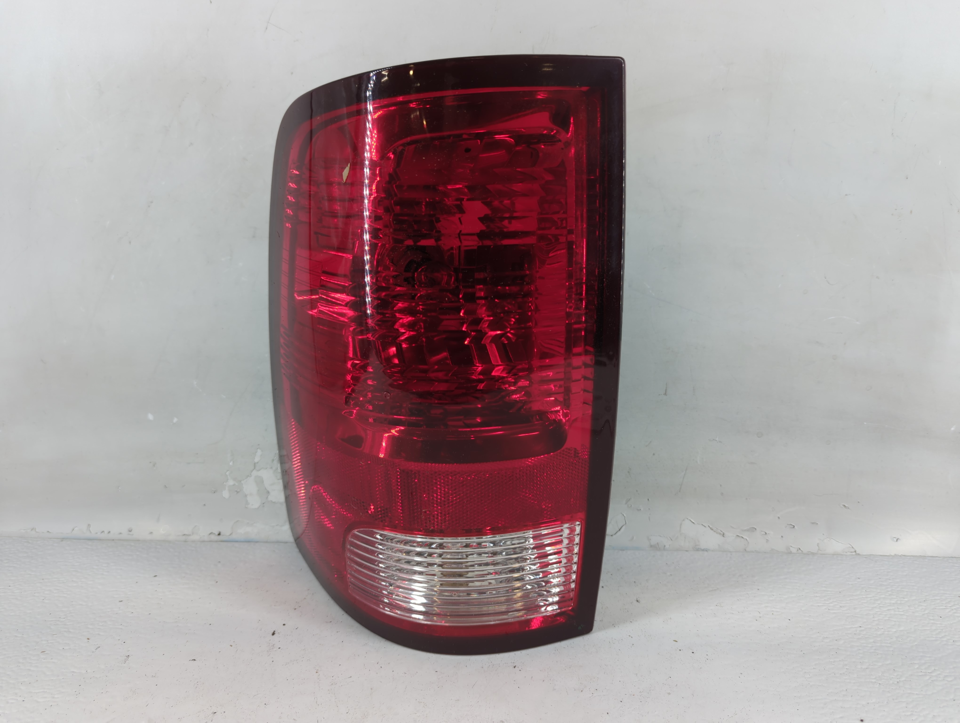 Picture of Dodge Ram 1500 Driver Left Side Tail Light Taillight Oem 802311