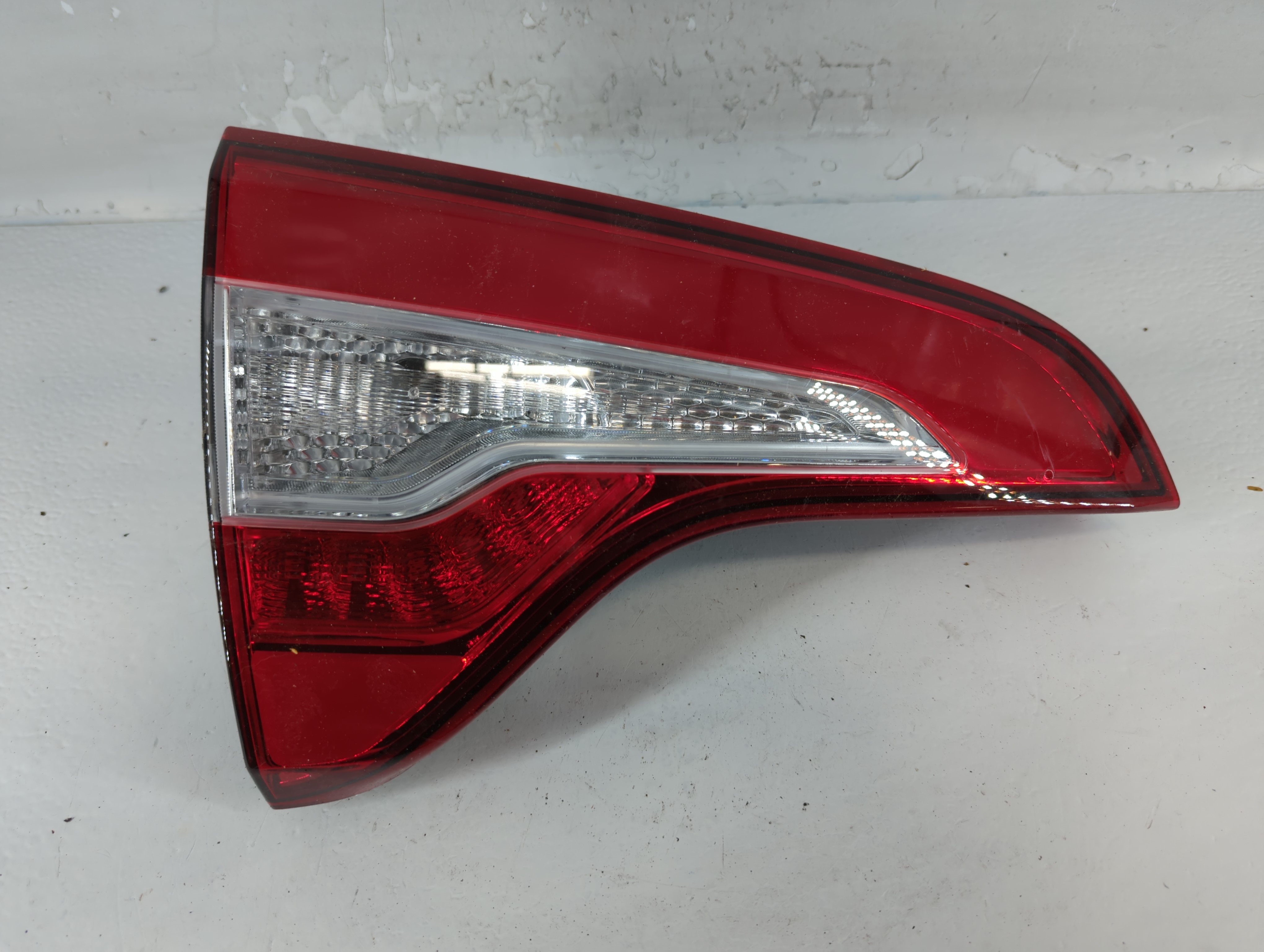 2014-2015 Kia Sorento Driver Left Side Tail Light Taillight Oem 802313 - Oemusedautoparts1.com