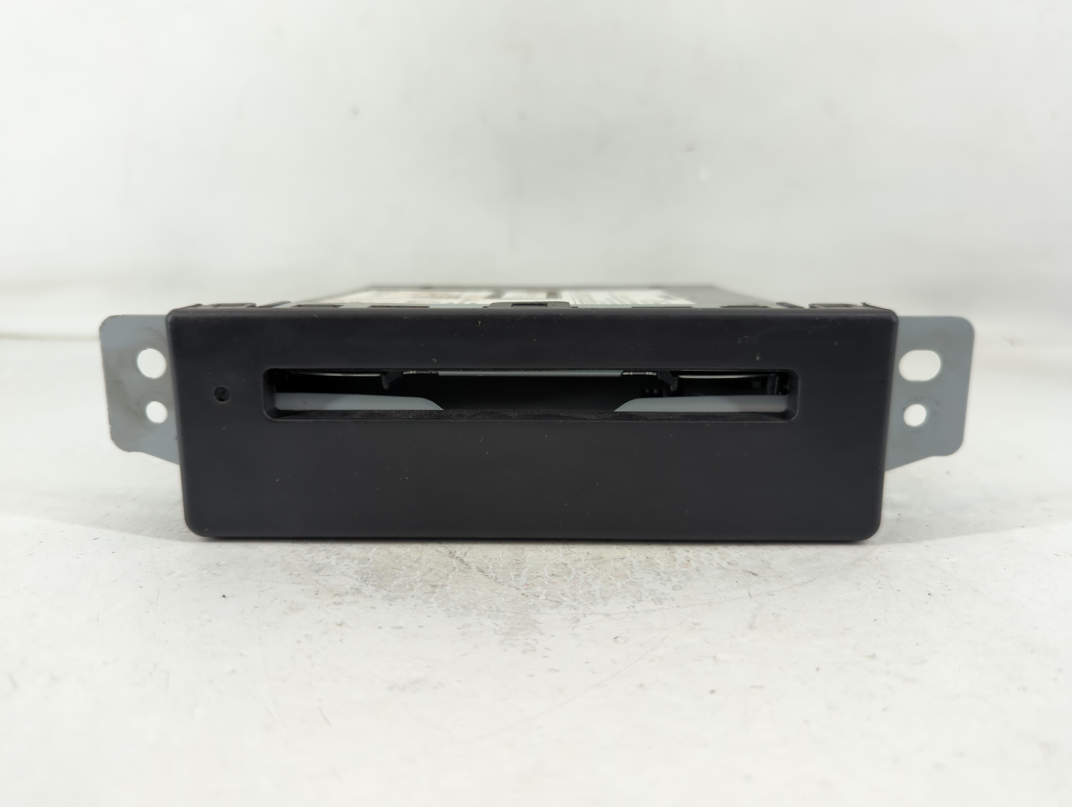 2015-2019 Chevrolet Silverado 1500 Am Fm Cd Player Radio Receiver 802322 - Oemusedautoparts1.com