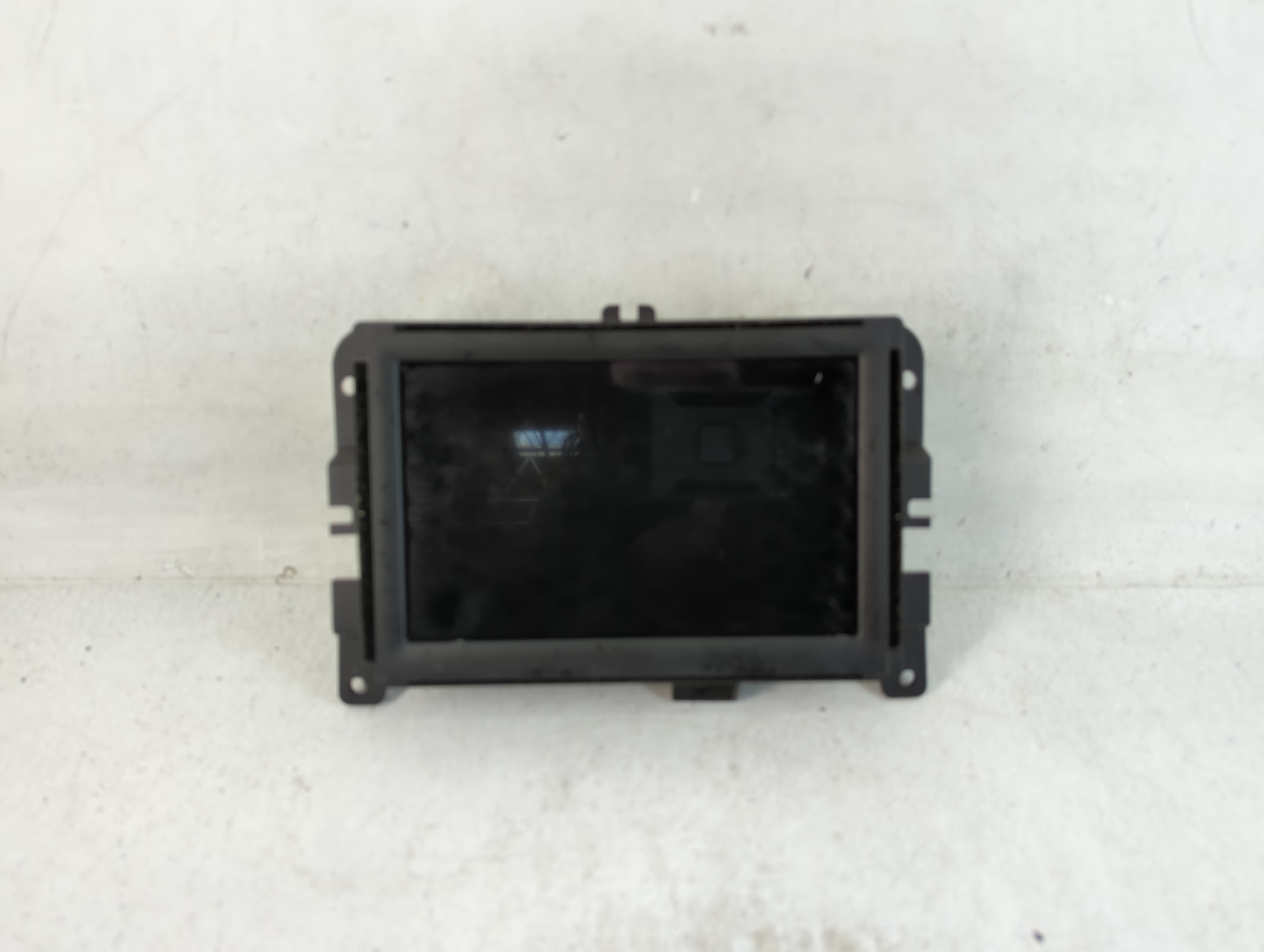 2020-2020 Chrysler Voyager Am Fm Cd Player Radio Receiver 802328 - Oemusedautoparts1.com