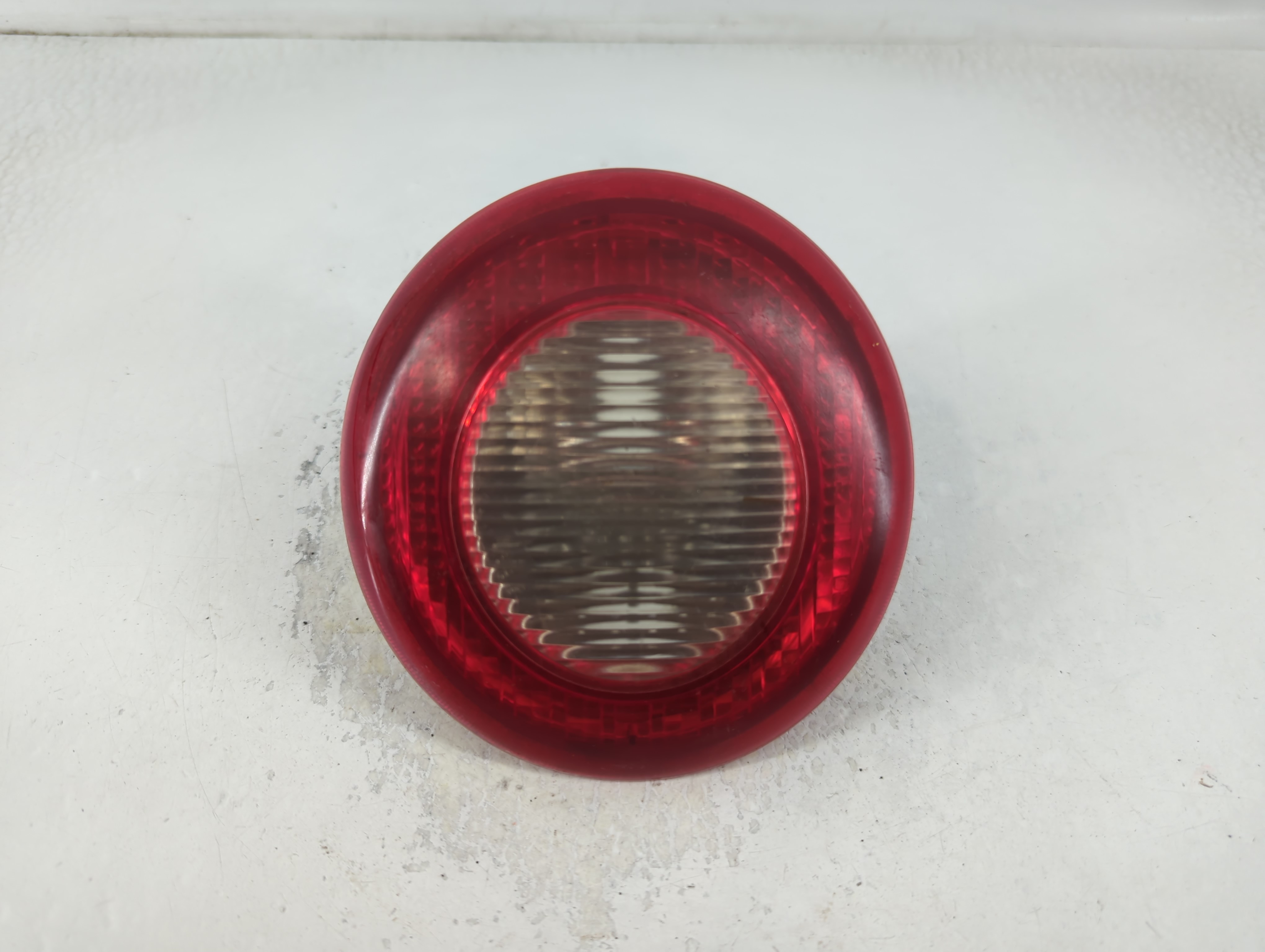 Picture of 2006-2011 Chevrolet Hhr Rear Center Lid Brake Light Tail Light Red 802346