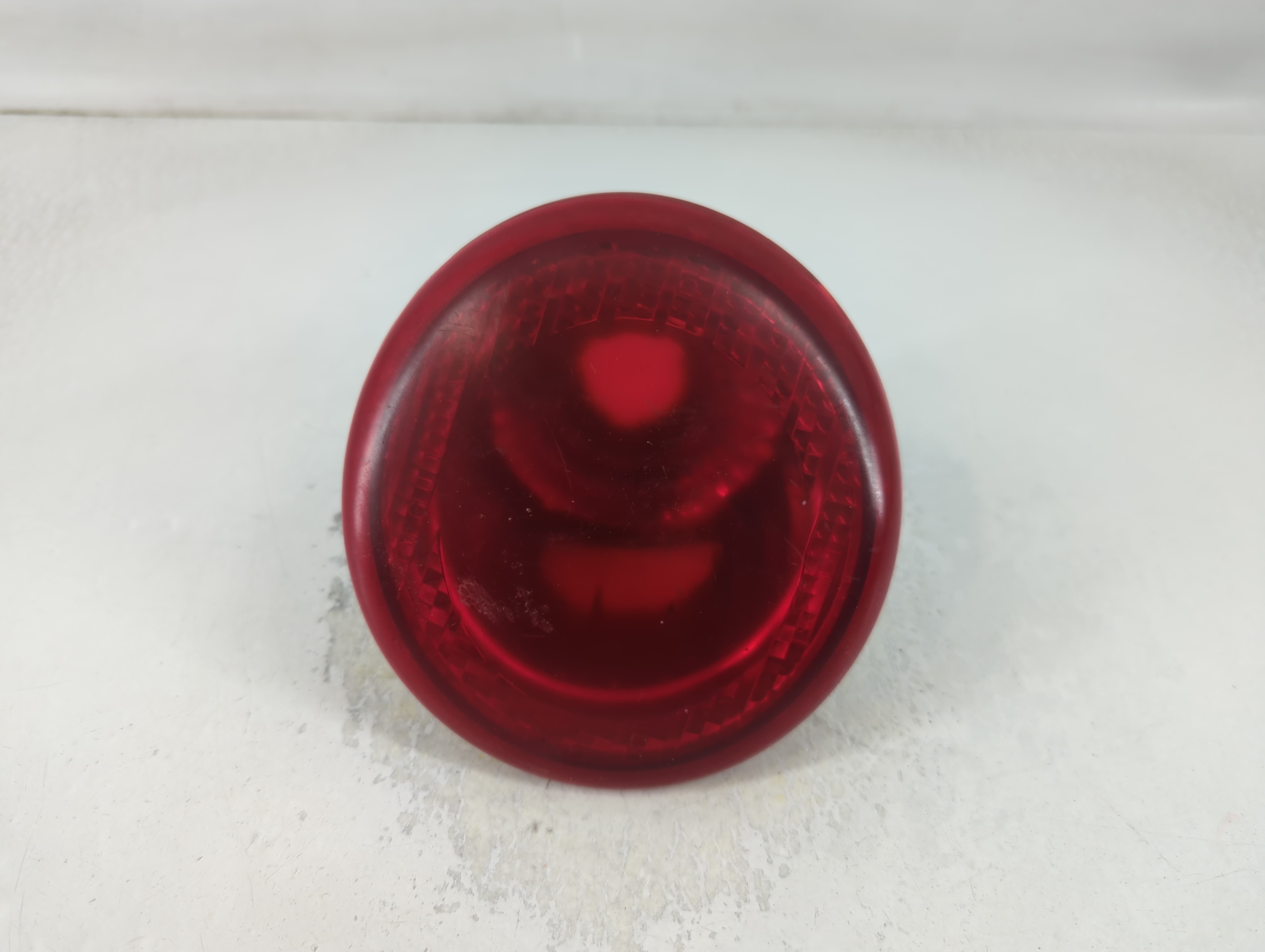 Picture of 2006-2011 Chevrolet Hhr Rear Center Lid Brake Light Tail Light Red 802348
