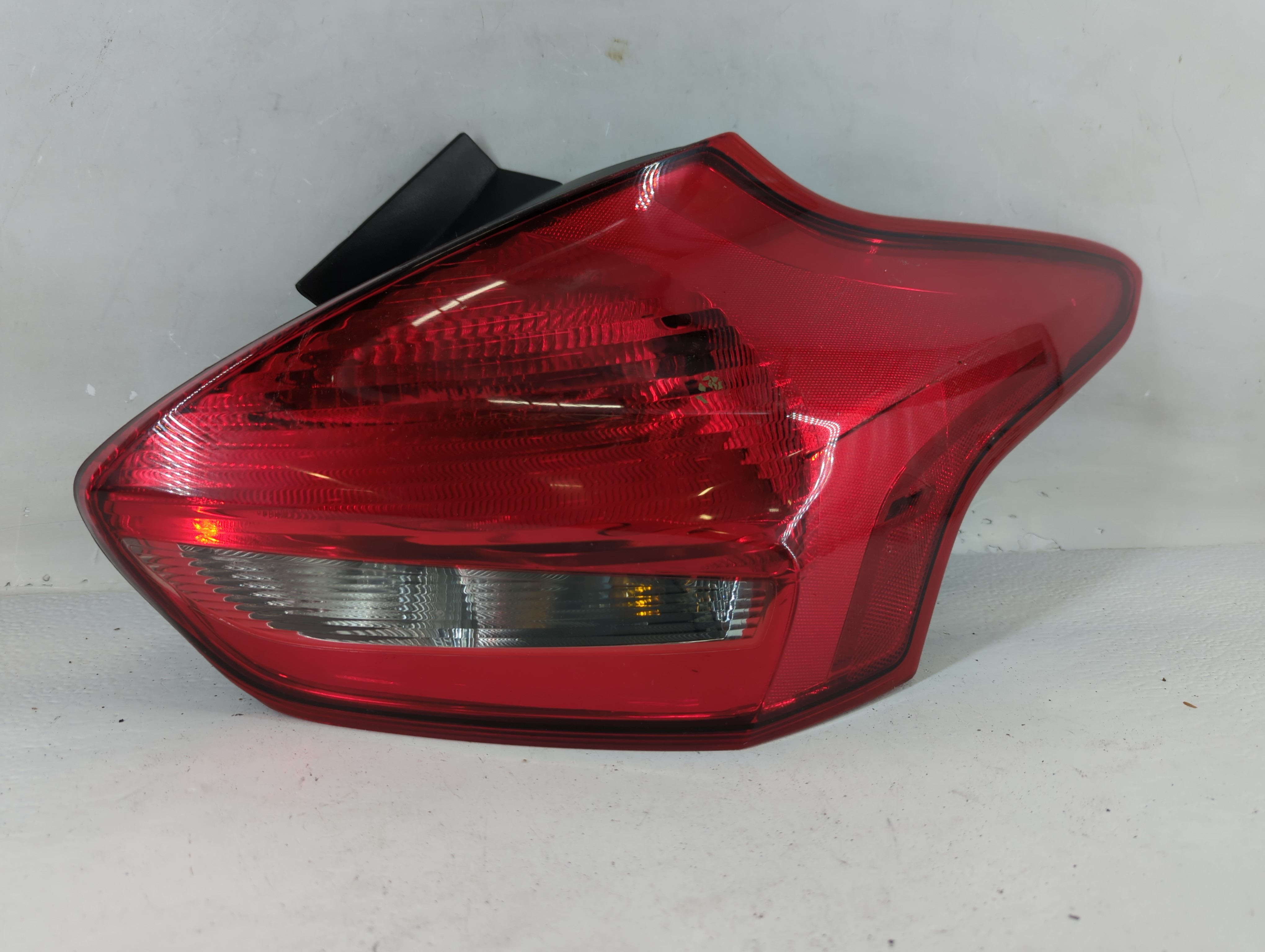2015-2015 Ford Focus Passenger Right Side Tail Light Taillight Oem 802355 - Oemusedautoparts1.com