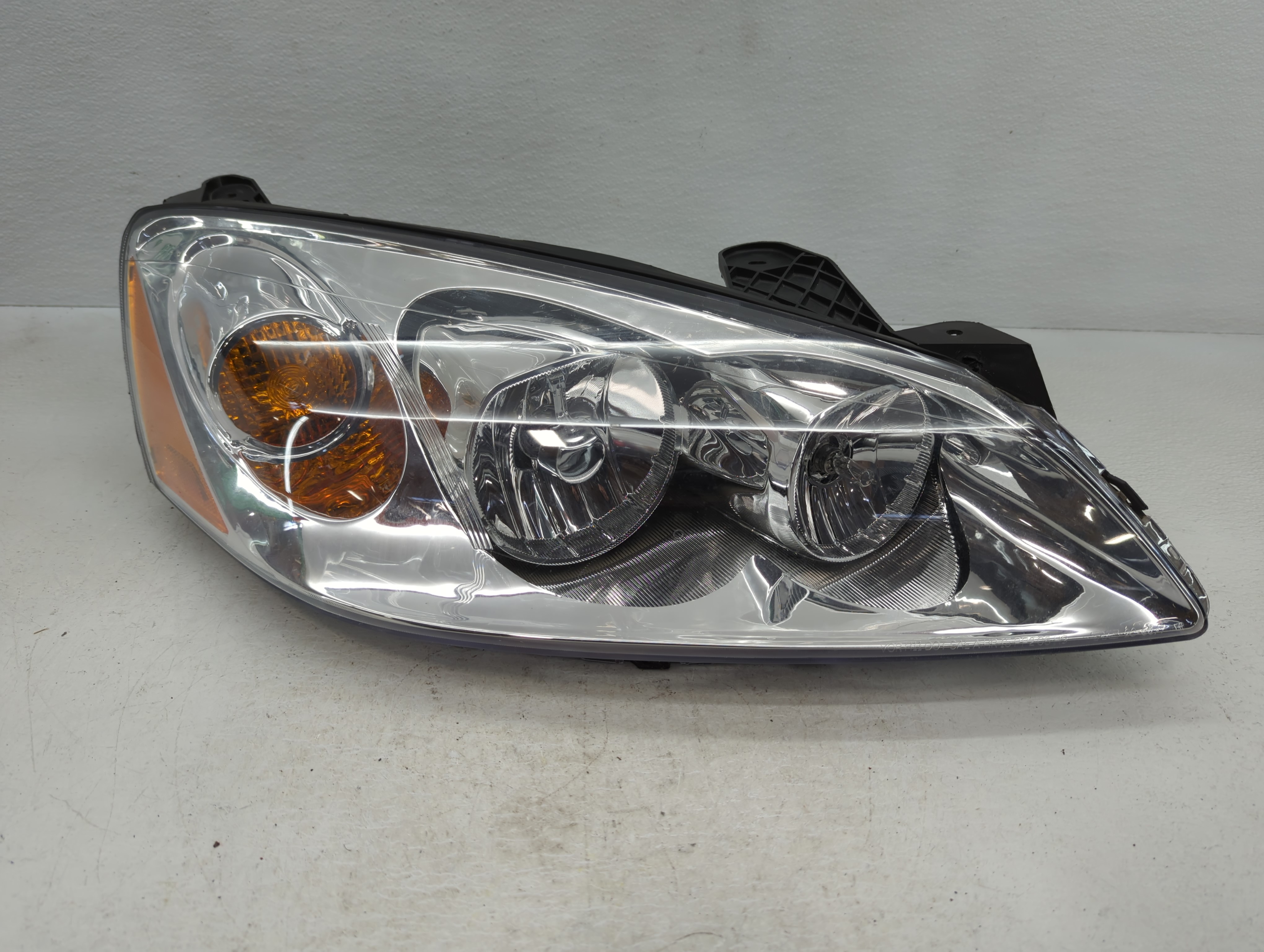 2006-2006 Saturn Vue Passenger Right Oem Head Light Headlight Lamp 802402 - Oemusedautoparts1.com