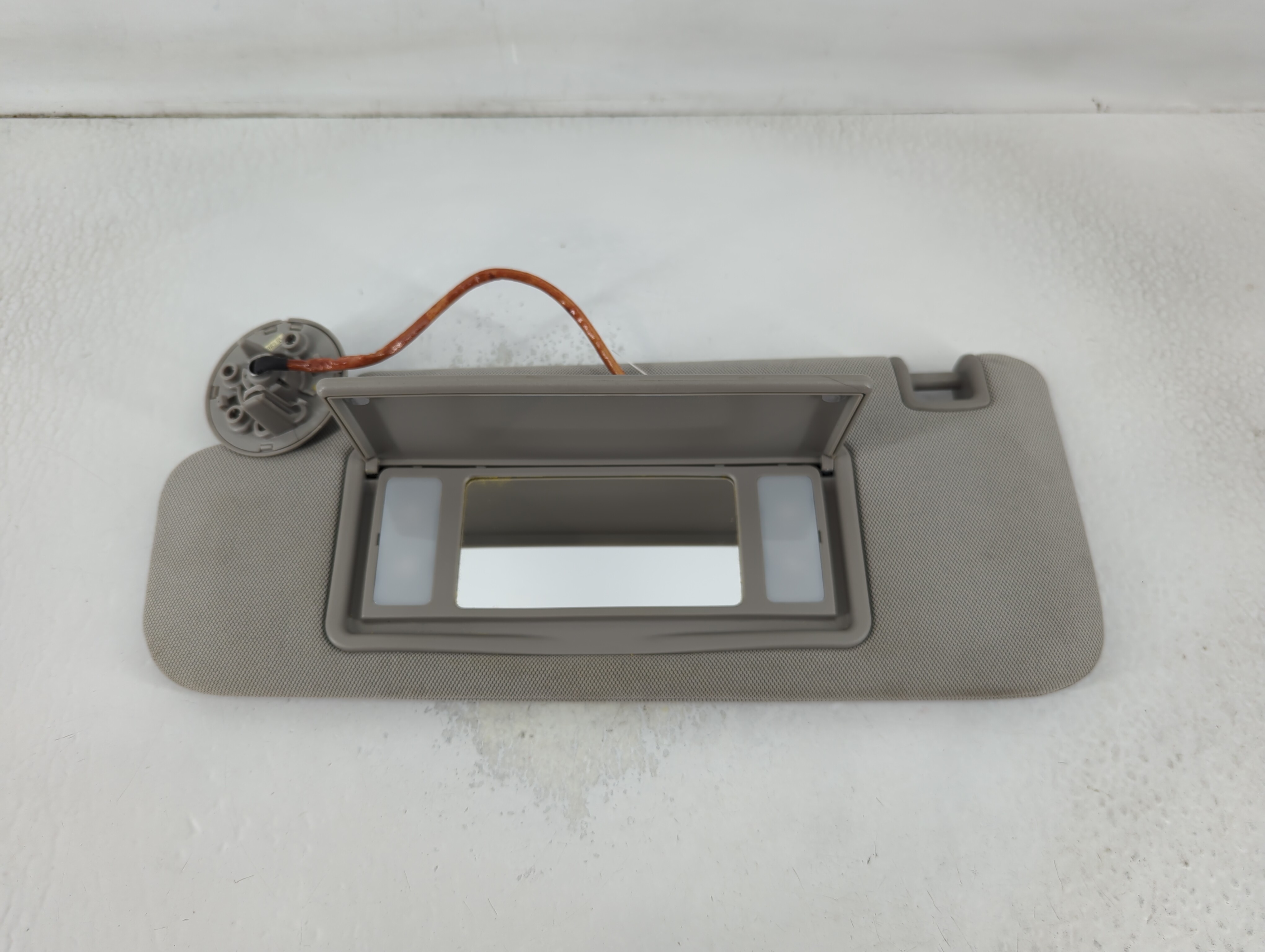 Buick Lacross Driver Sun Visor Mirror Left Sunvisor Grey 802403 - Oemusedautoparts1.com