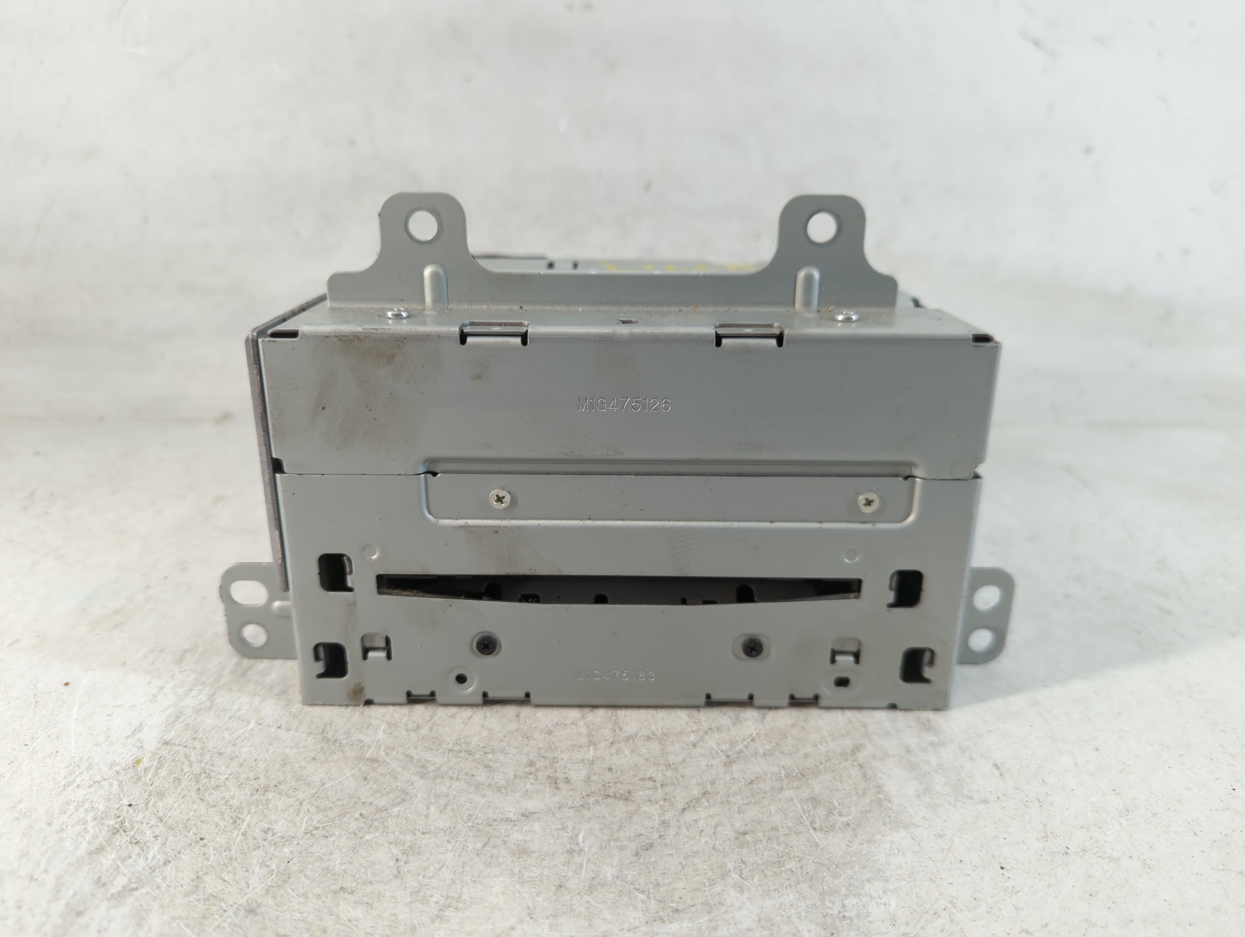 2010-2010 Chevrolet Equinox Am Fm Cd Player Radio Receiver 802433 - Oemusedautoparts1.com