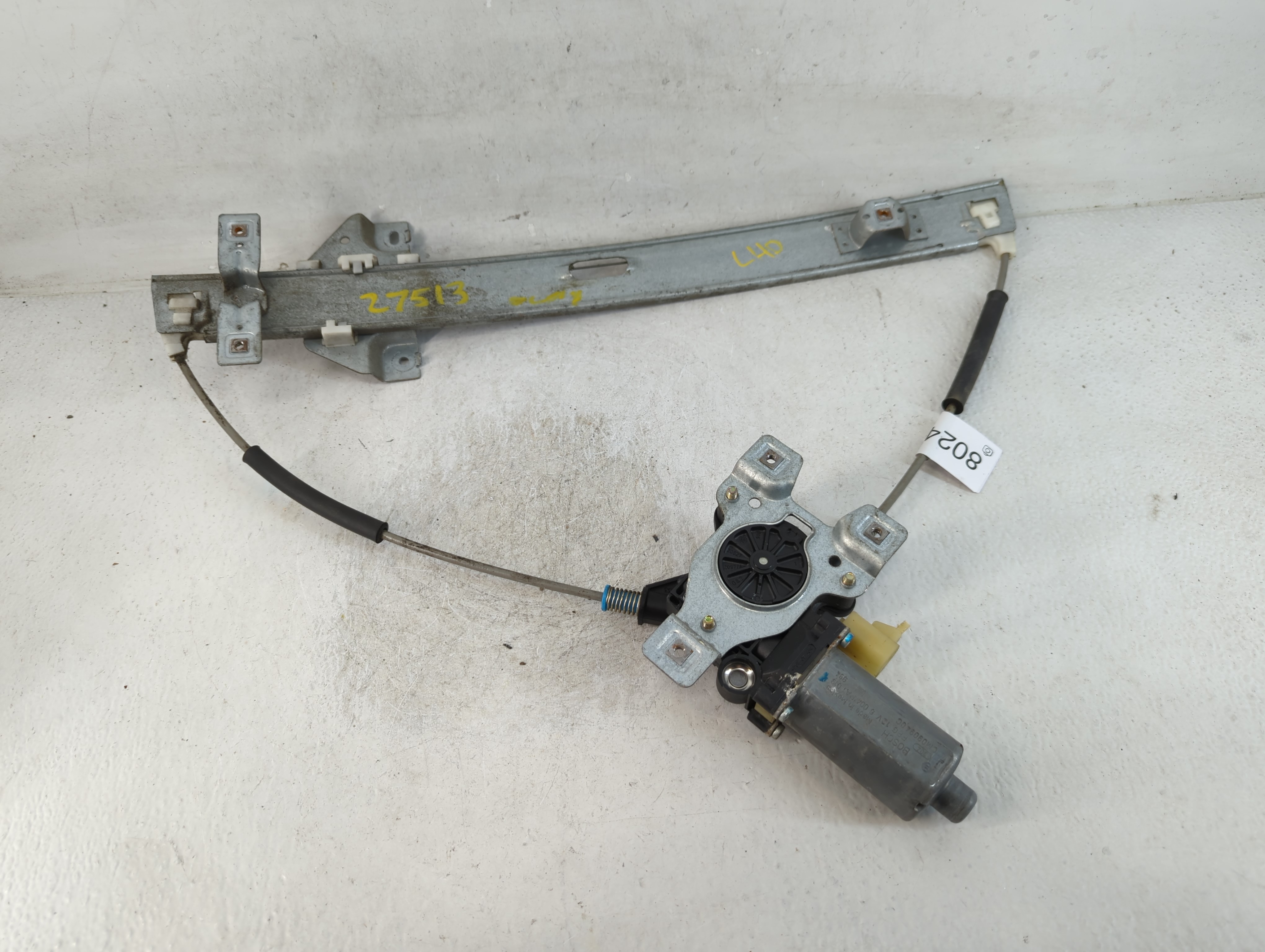 2002-2007 Saturn Vue Driver Left Front Window Regulator 802465 - Oemusedautoparts1.com