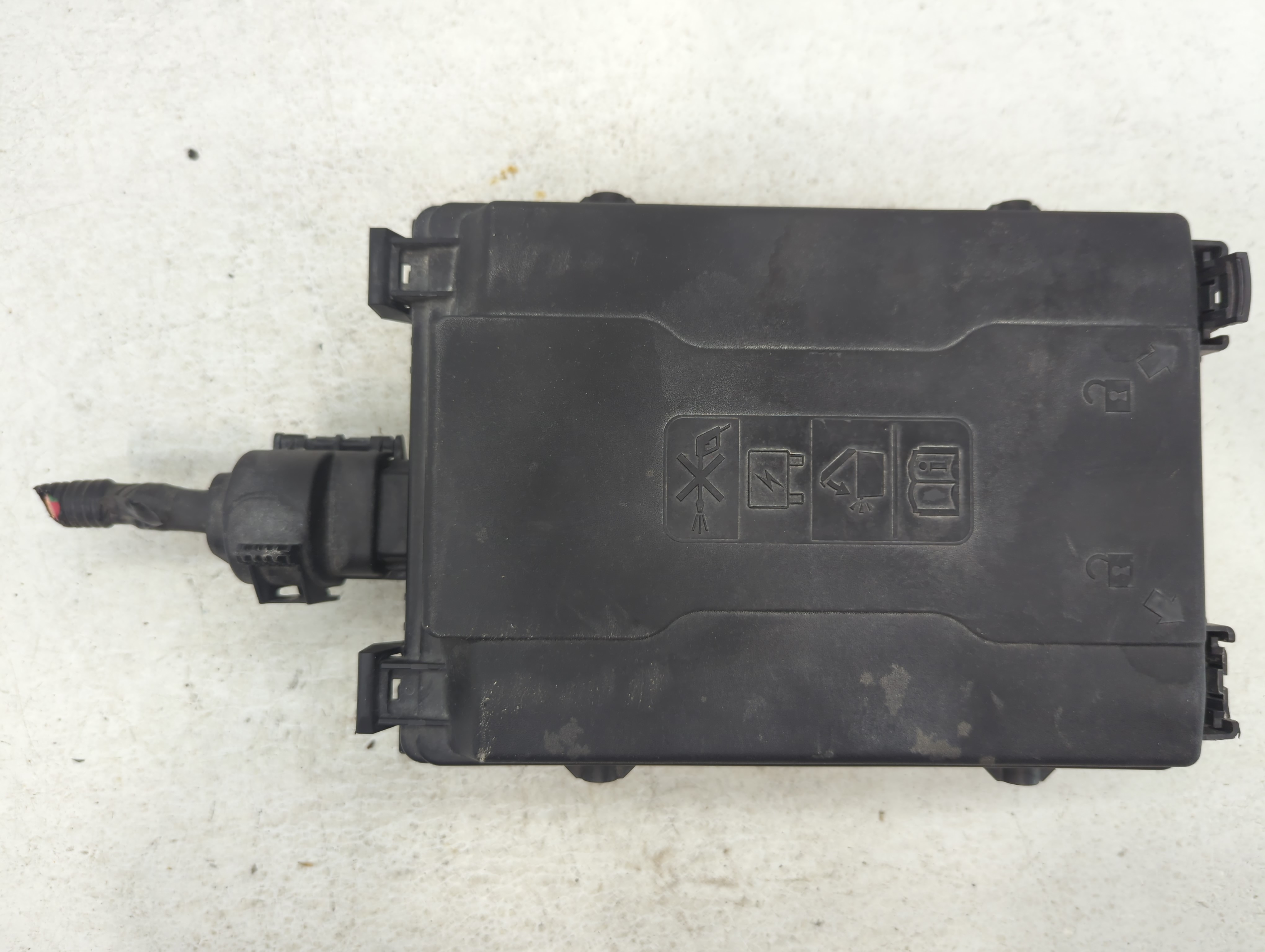 Picture of 2015-2020 Cadillac Escalade Fusebox Fuse Box Relay Module 23418066 802521