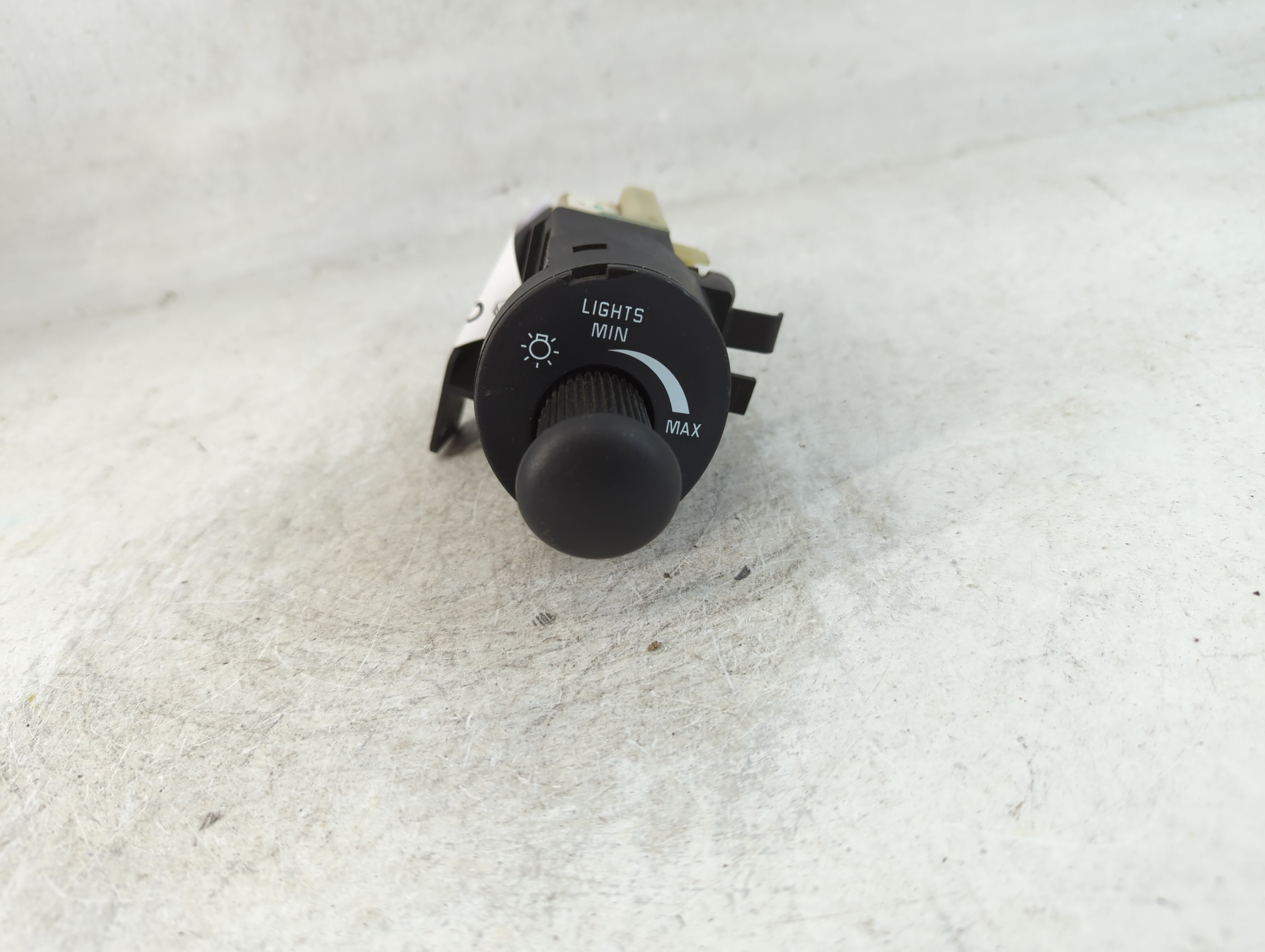 2003 Buick Century Headlight Lamp Control Switch 802550 - Oemusedautoparts1.com