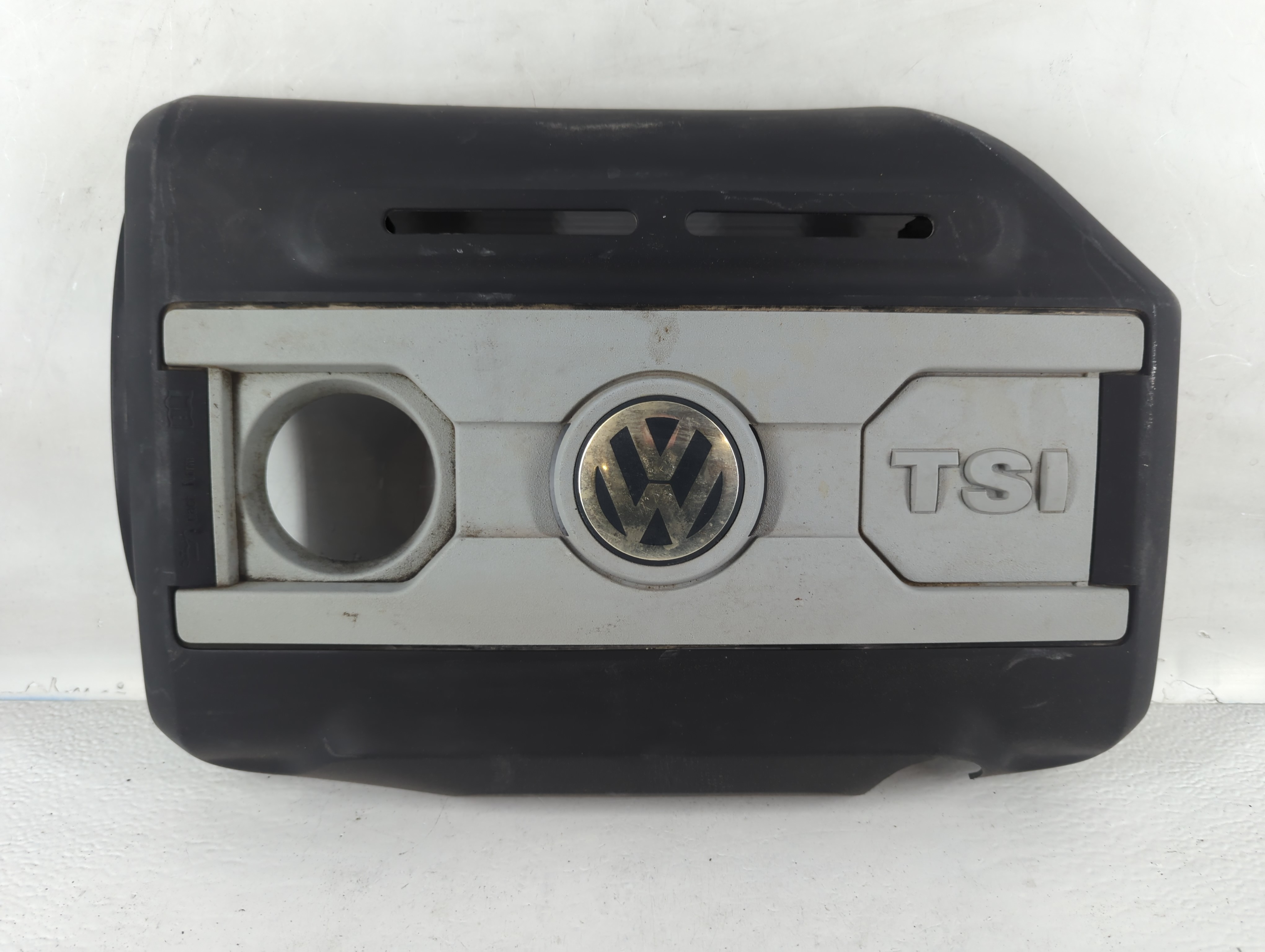2009 Volkswagen Passat Engine Cover 802633 - Oemusedautoparts1.com