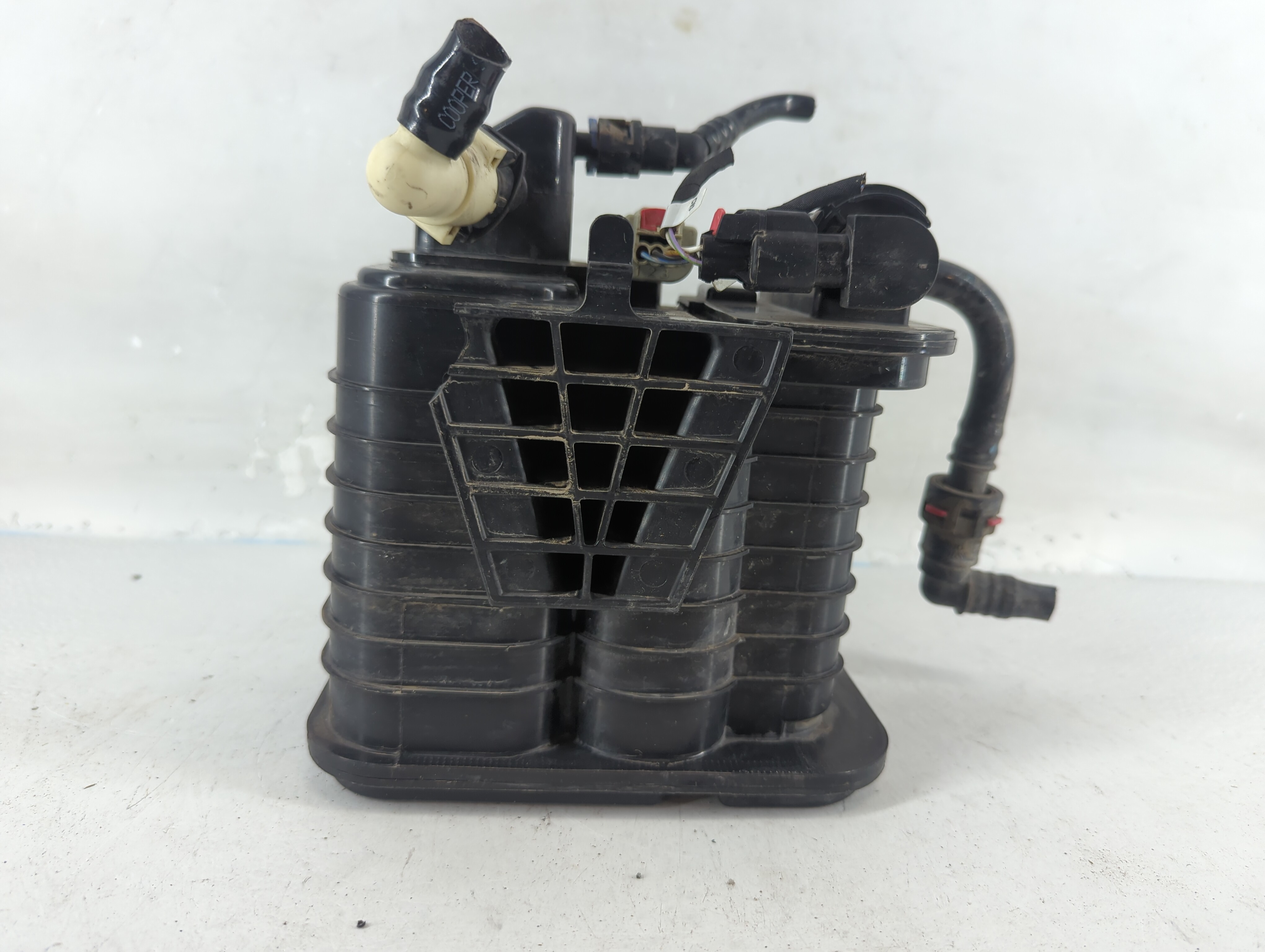 2018 Chevrolet Malibu Fuel Vapor Charcoal Canister 802648 - Oemusedautoparts1.com