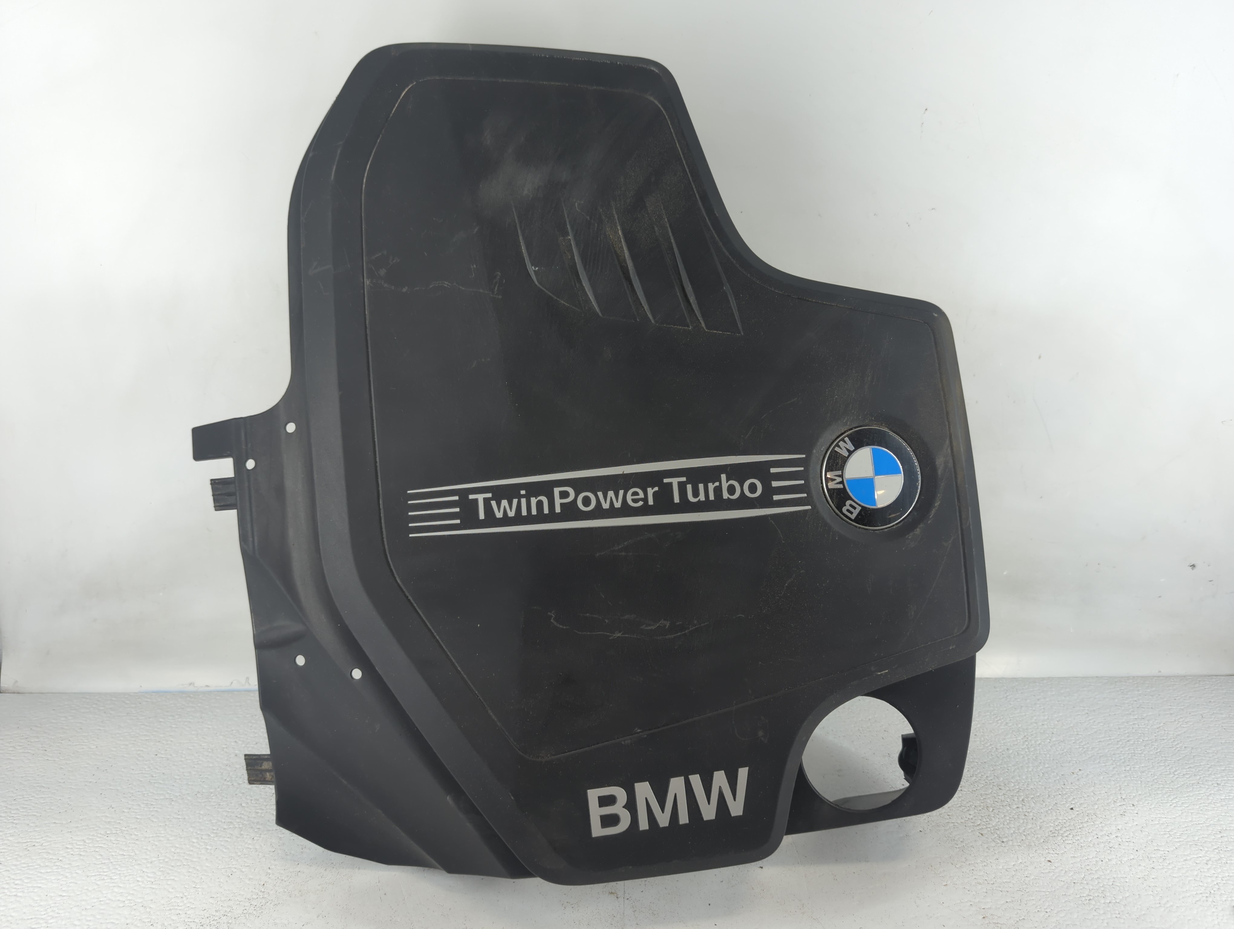Picture of 2018 Bmw 320i Engine Cover 802671