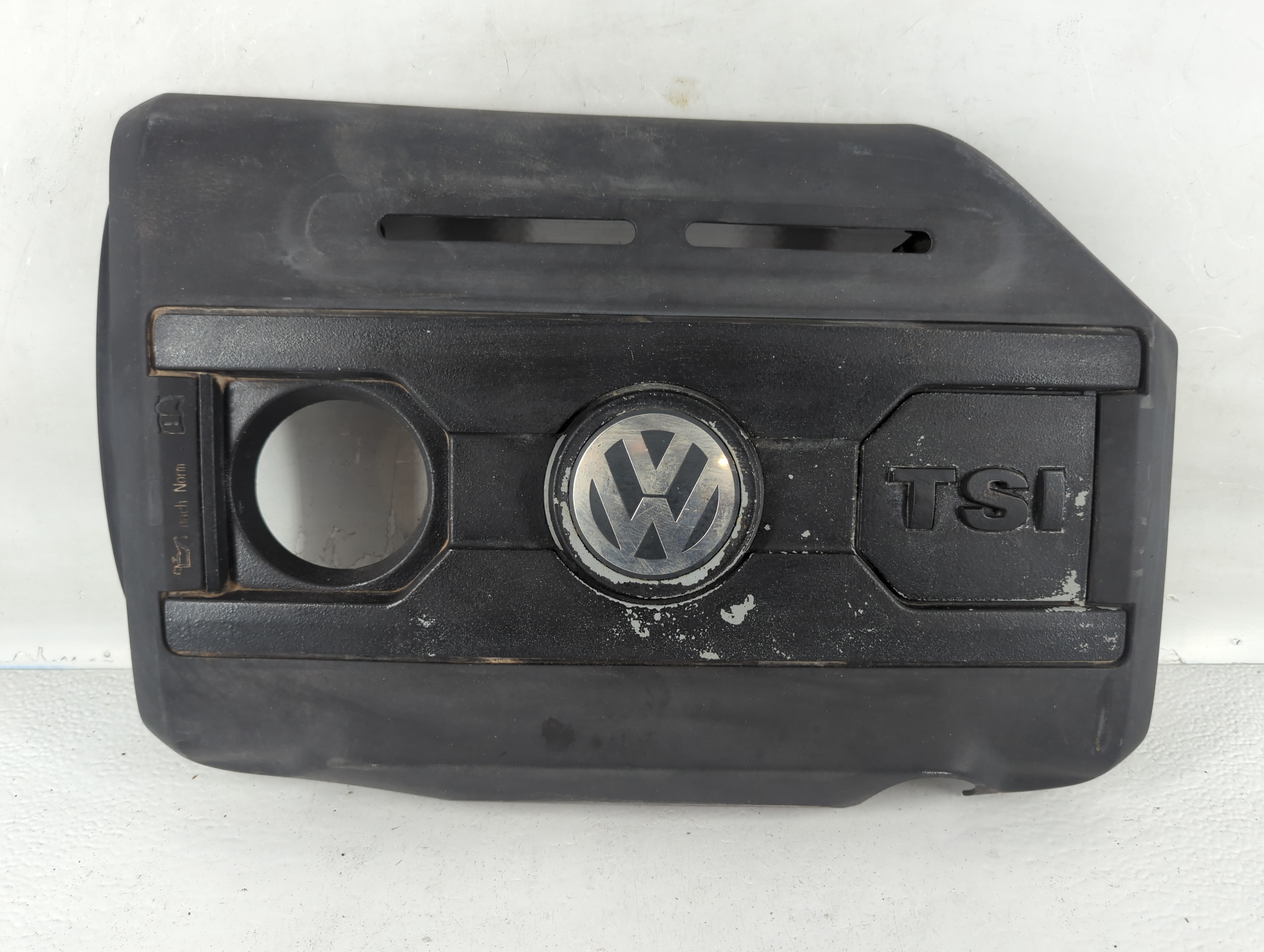 Picture of 2012 Volkswagen Gti Engine Cover 802677