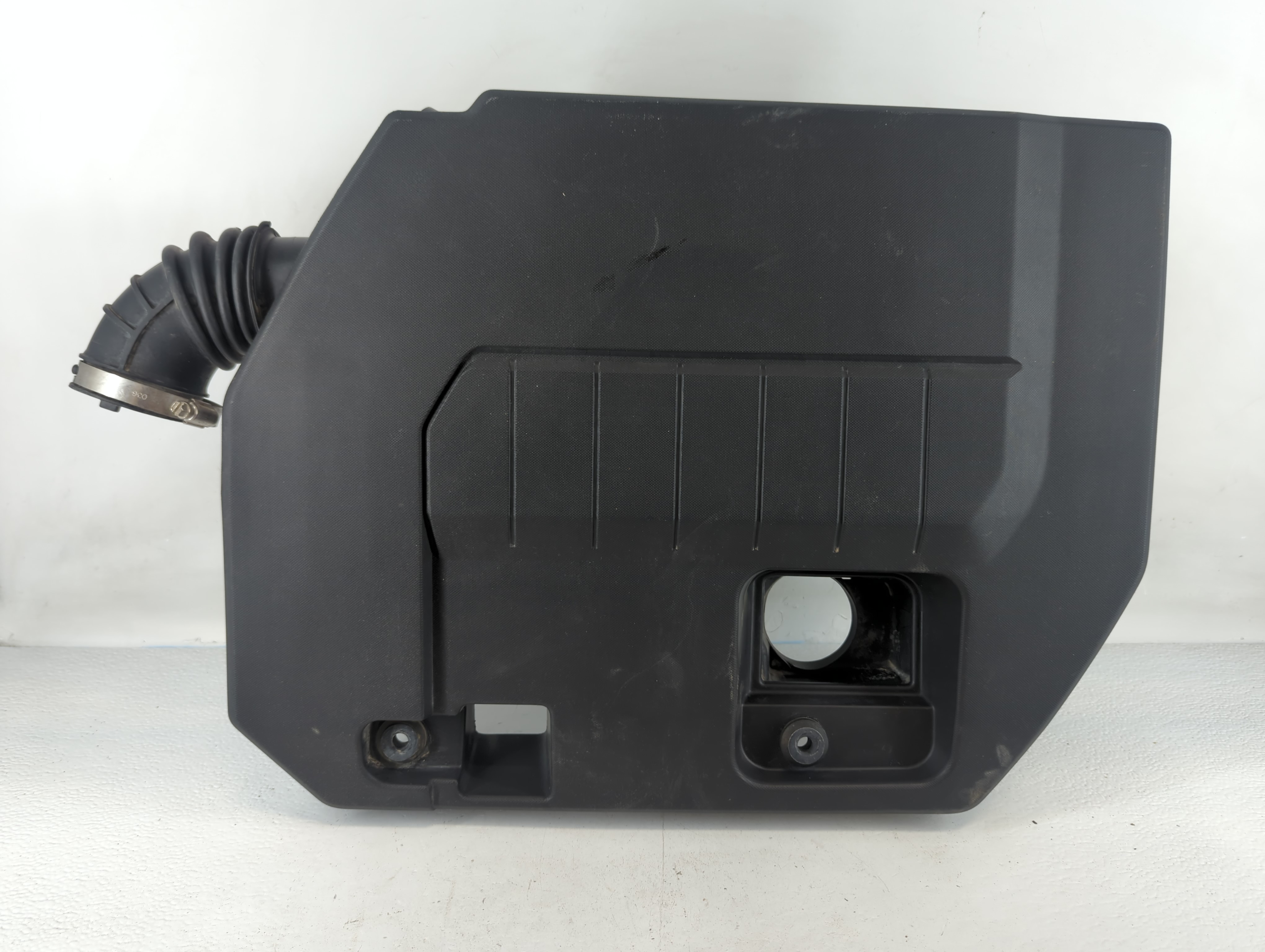 2013 Chevrolet Volt Engine Cover 802824 - Oemusedautoparts1.com