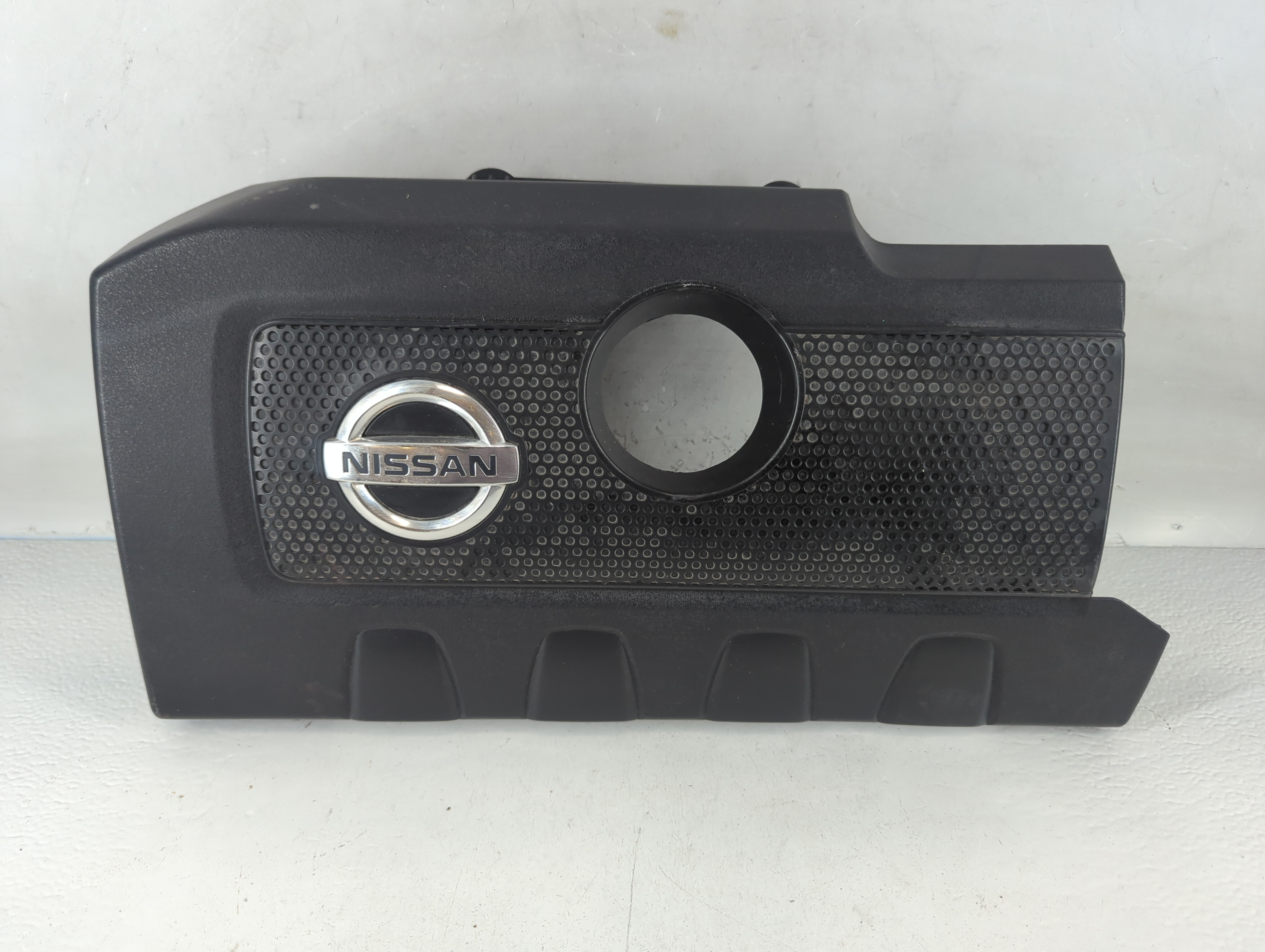 Picture of 2015 Nissan Sentra Engine Cover 802825