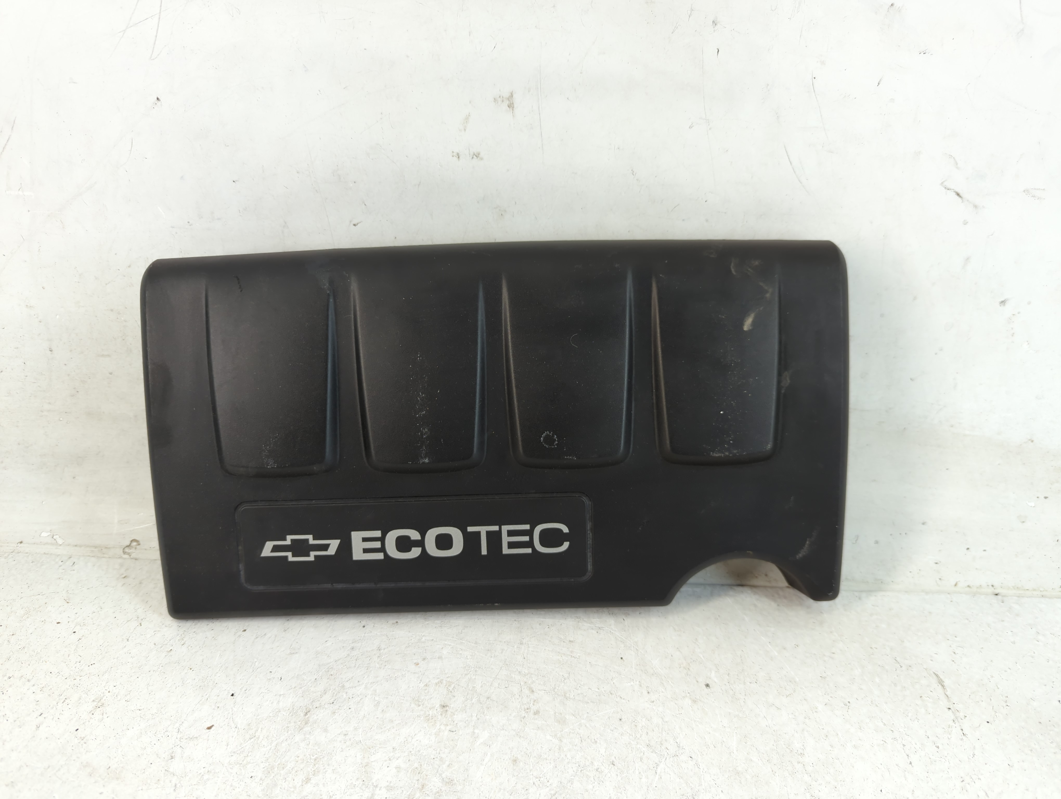 Picture of 2013 Chevrolet Sonic Engine Cover 802833