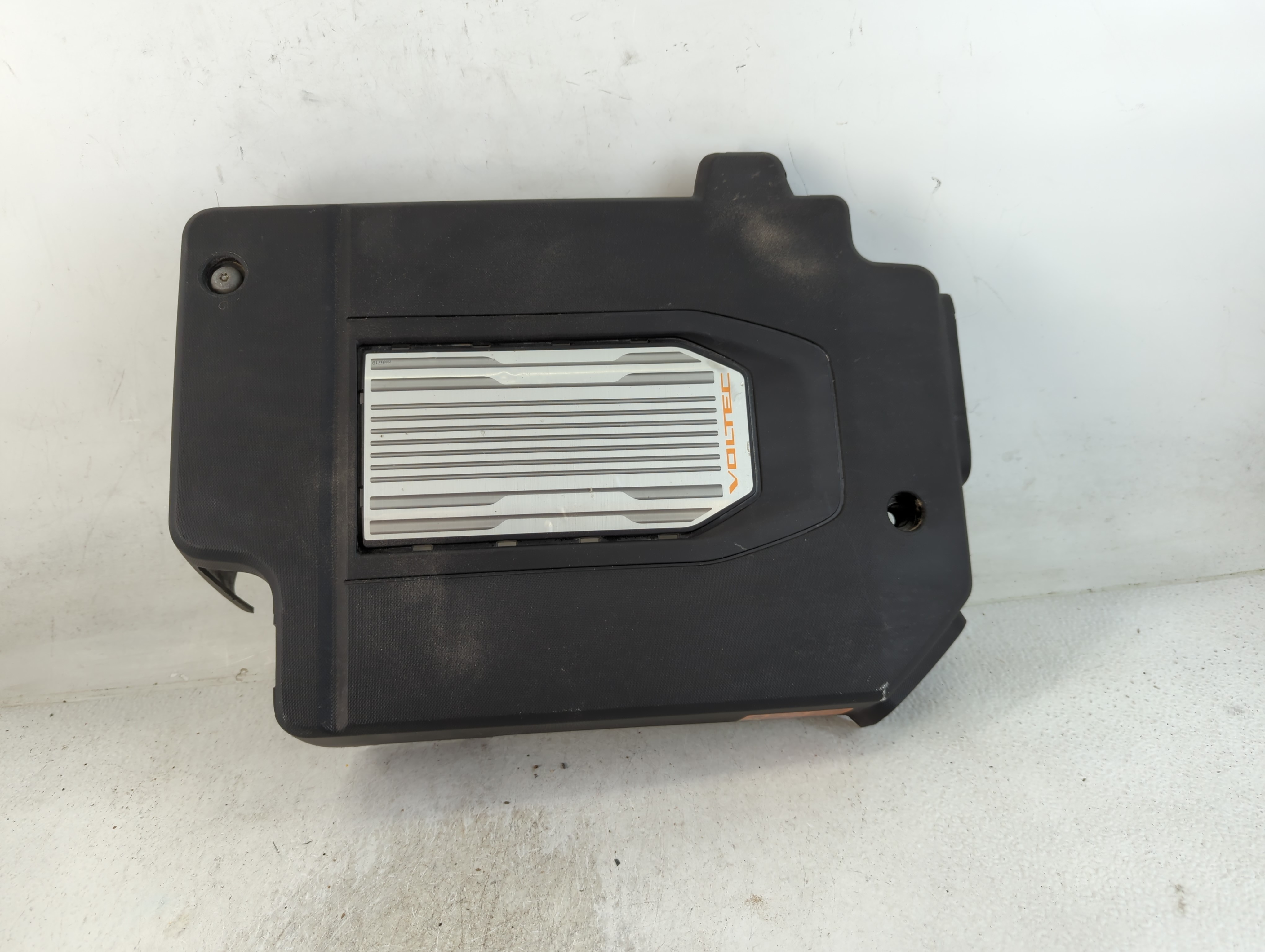 2013 Chevrolet Volt Engine Cover 802863 - Oemusedautoparts1.com