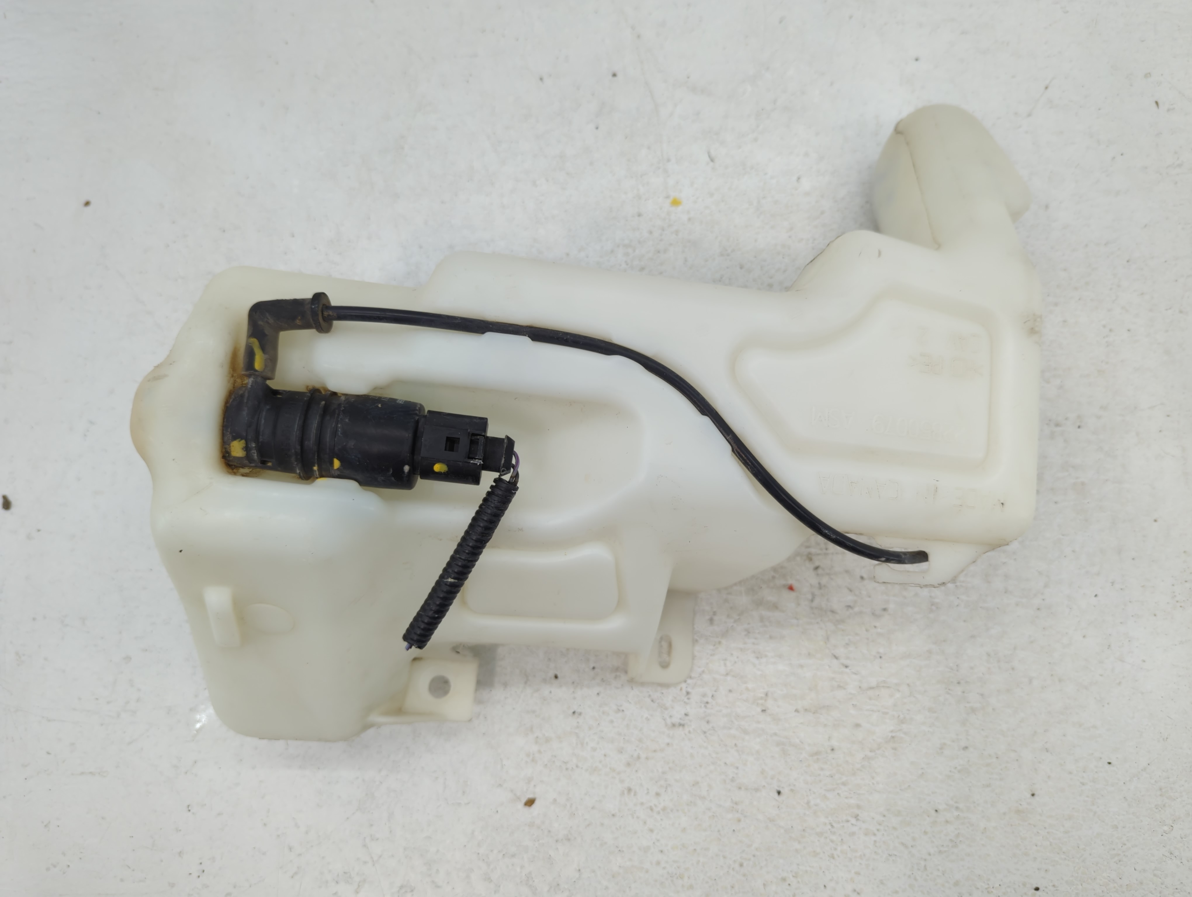 2013-2015 Chevrolet Volt Windshield Washer Fluid Reservoir Bottle Oem 802943 - Oemusedautoparts1.com