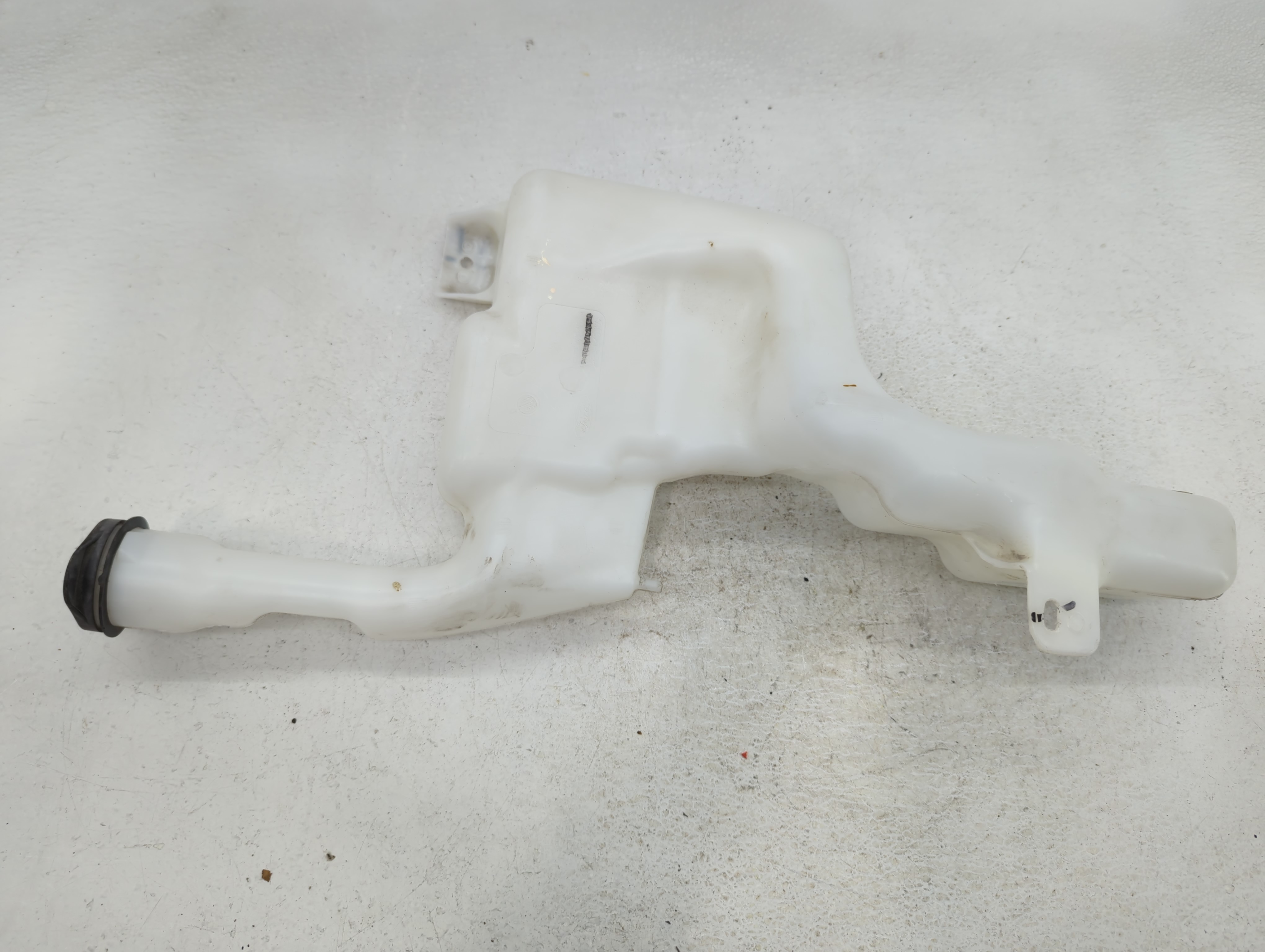 Picture of 2011-2019 Ford Fiesta Windshield Washer Fluid Reservoir Bottle Oem 802946