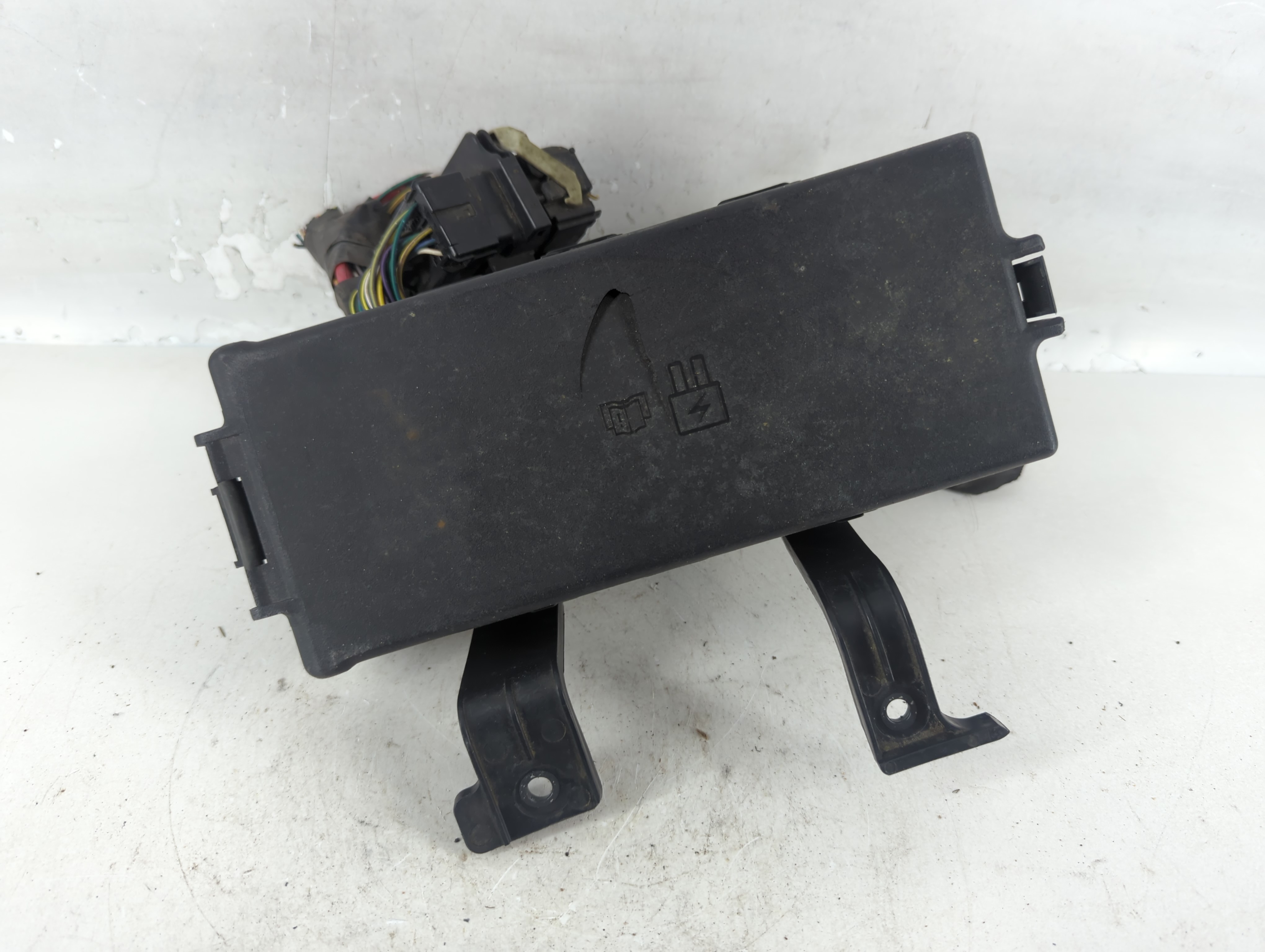 2010-2012 Ford Fusion Fusebox Fuse Box Relay Module Ae5t-14290-e 802968 - Oemusedautoparts1.com