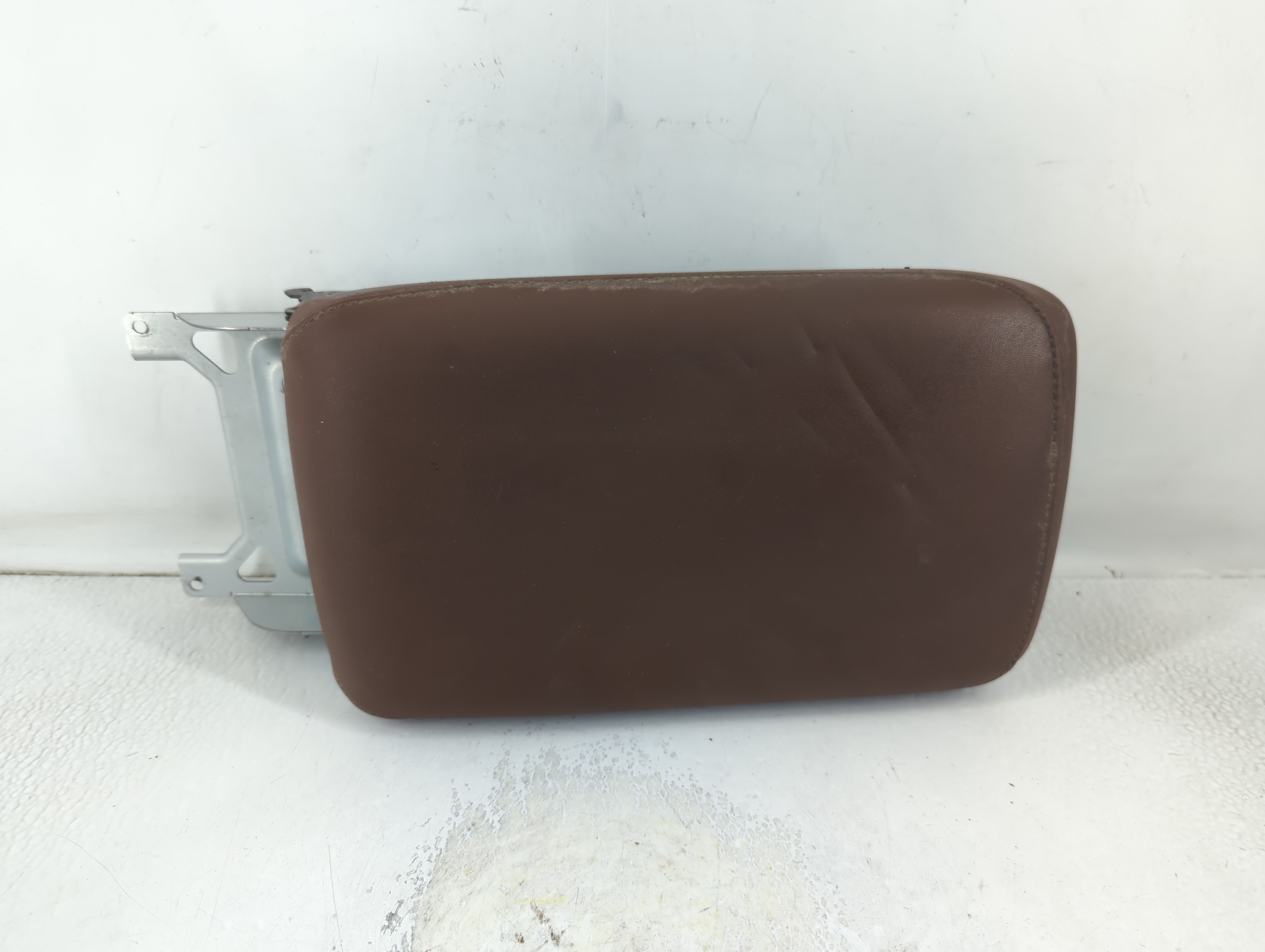 2020 Subaru Legacy Center Console Armrest Cover Lid Brown 803013 - Oemusedautoparts1.com