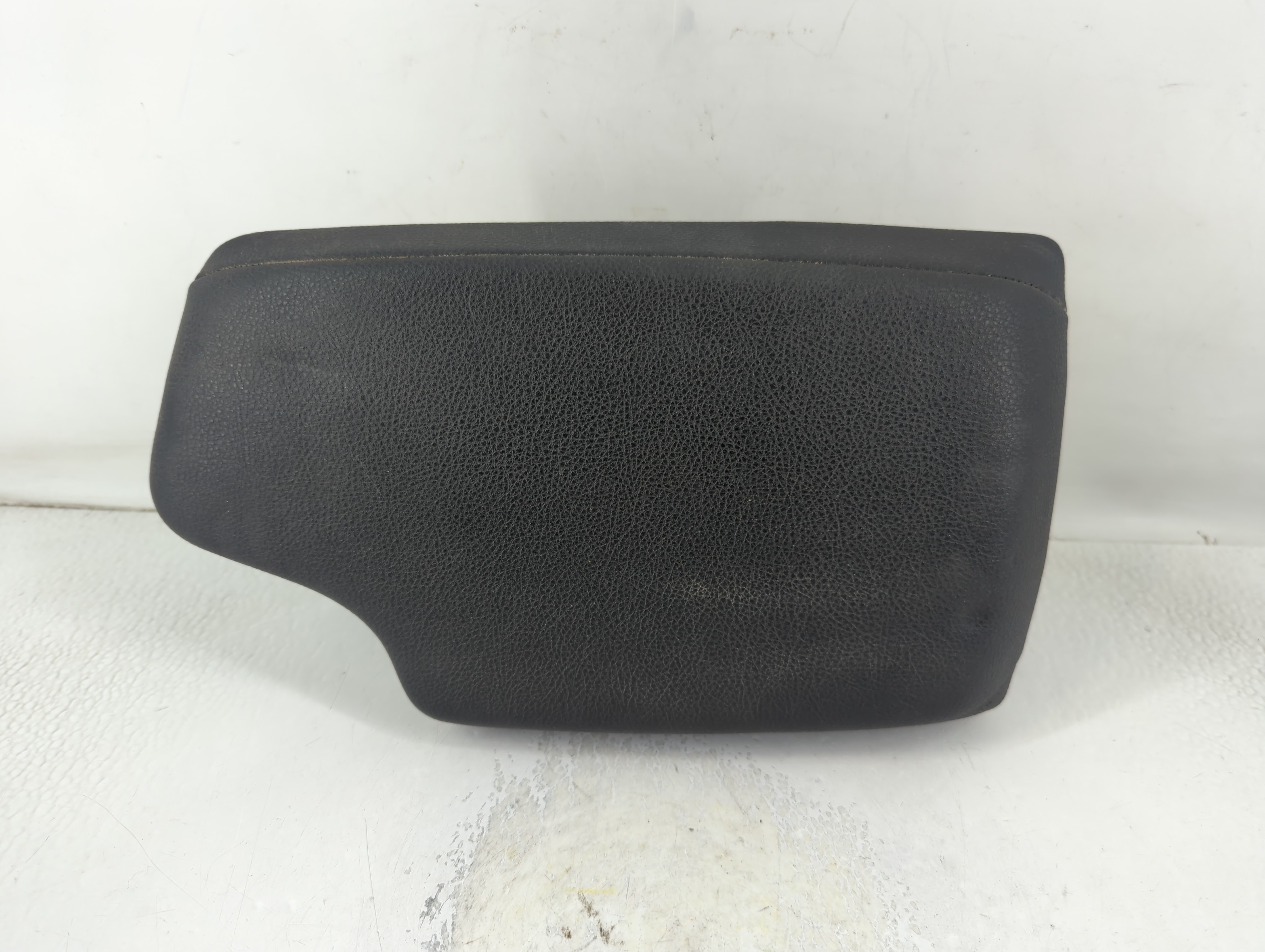 2018 Bmw 320i Center Console Armrest Cover Lid Black 803021 - Oemusedautoparts1.com