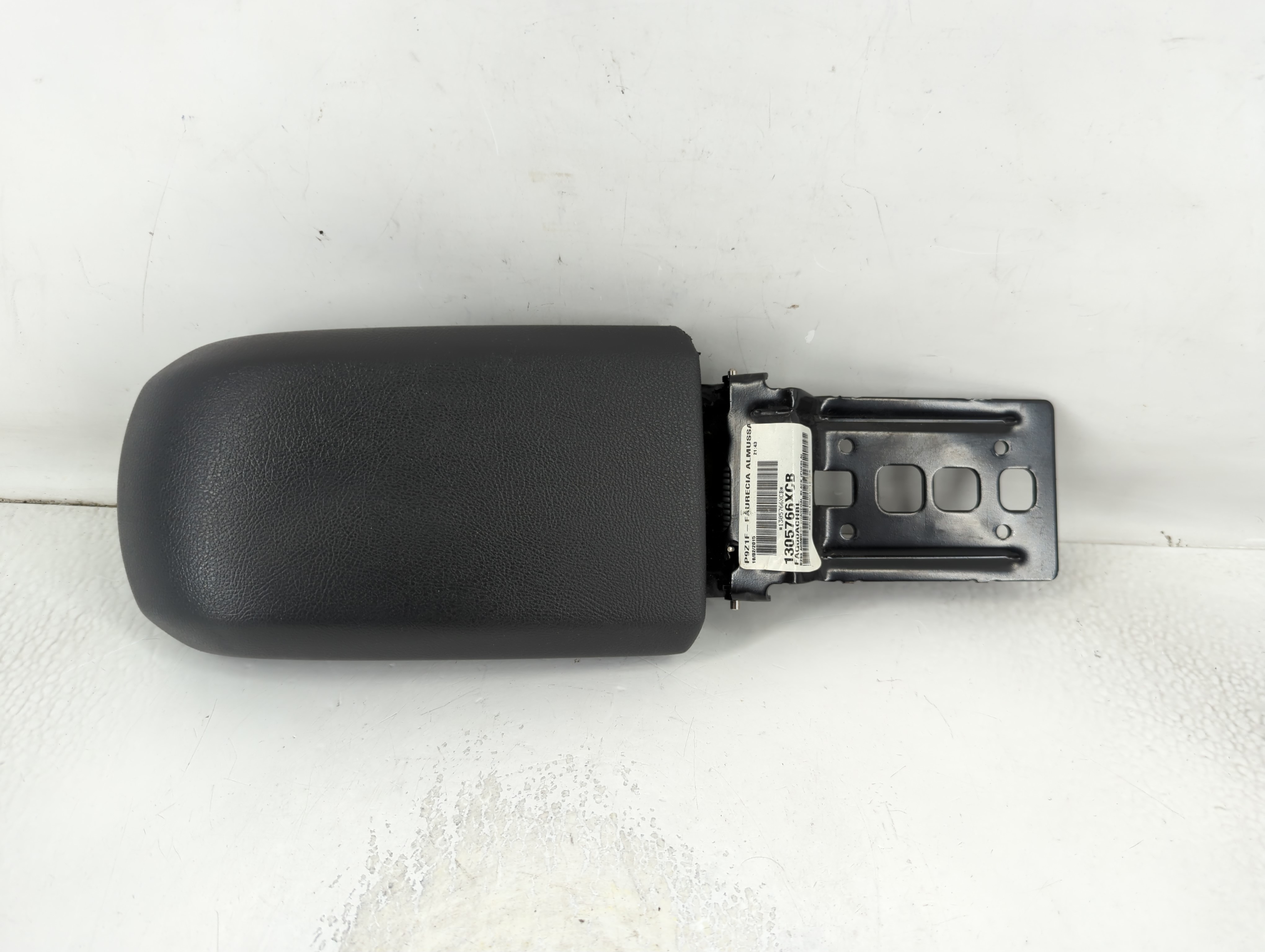 2015 Ford Fiesta Center Console Armrest Cover Lid Black 803054 - Oemusedautoparts1.com