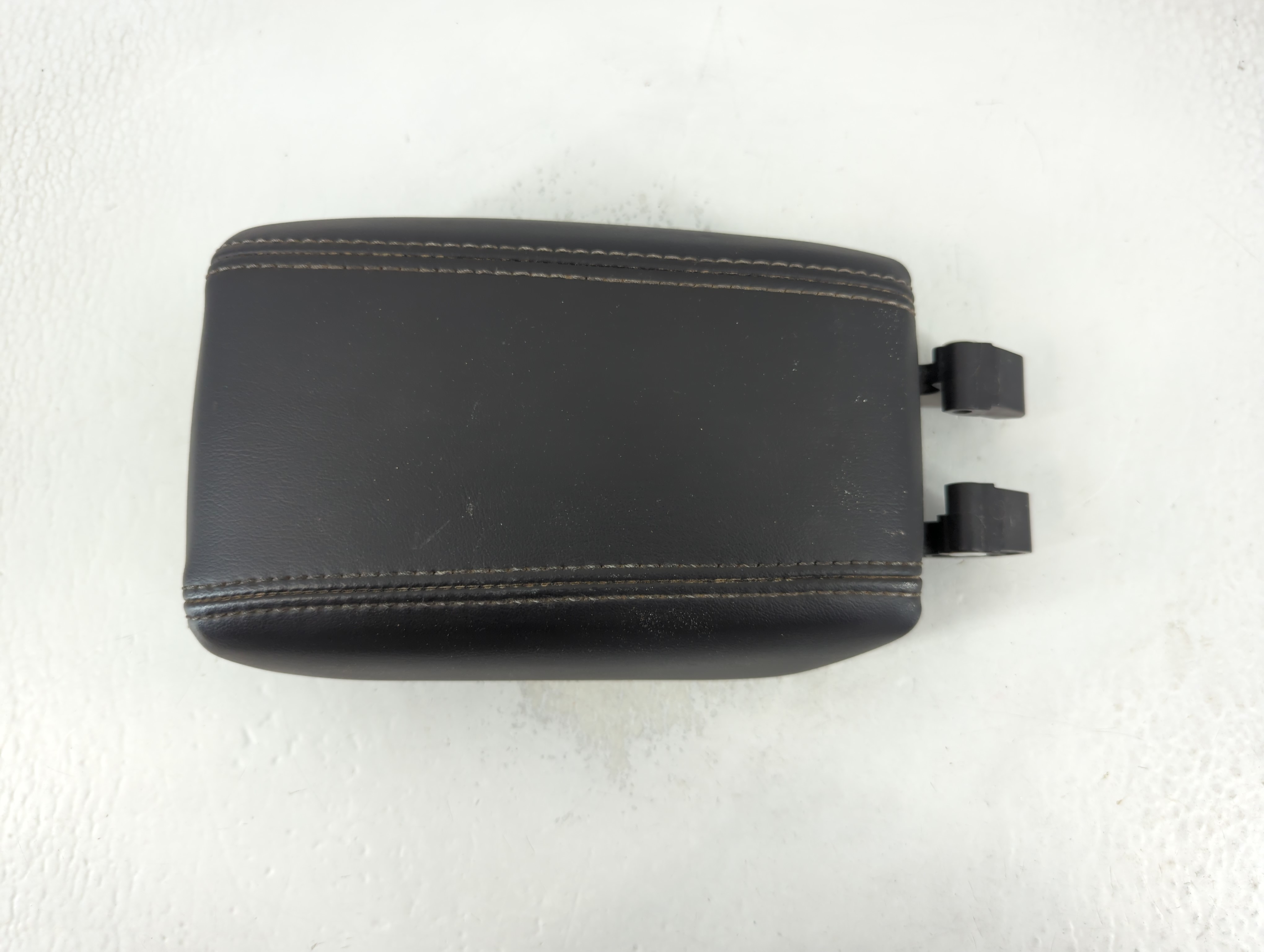 2015 Buick Verano Center Console Armrest Cover Lid Black 803055 - Oemusedautoparts1.com