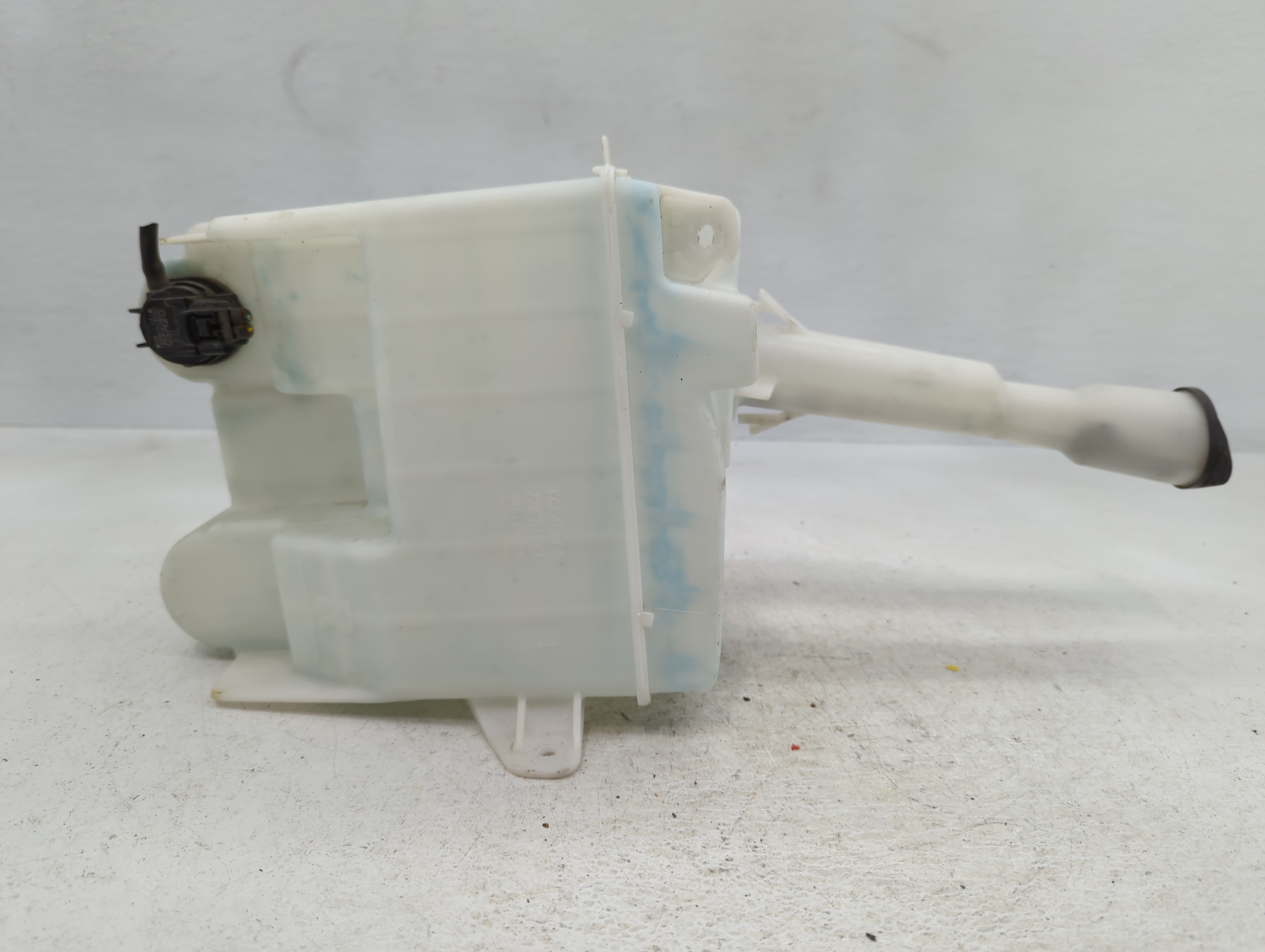 2005-2010 Scion Tc Windshield Washer Fluid Reservoir Bottle Oem 803061 - Oemusedautoparts1.com
