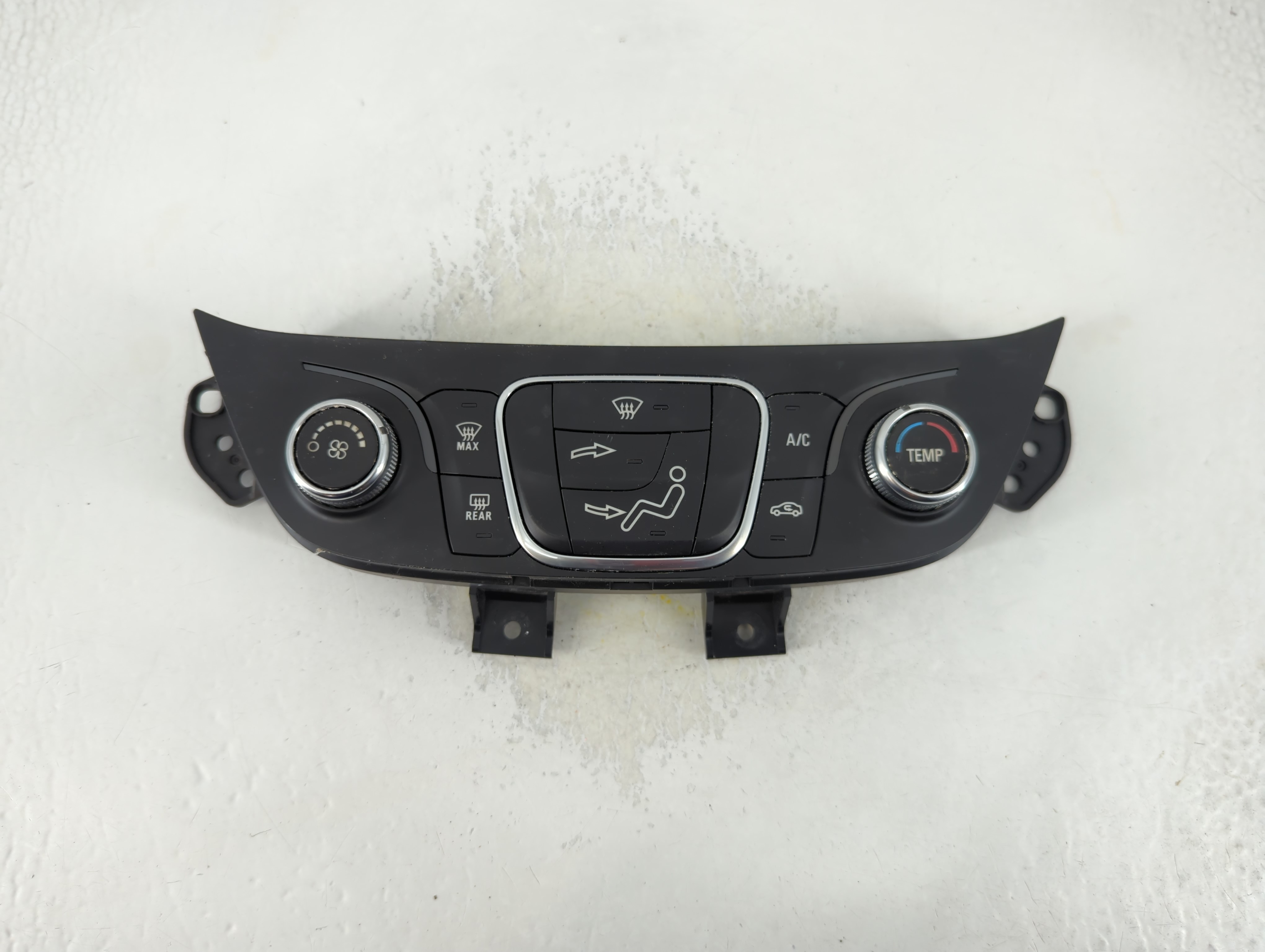 2019-2021 Chevrolet Equinox Ac Heater Climate Control 84422503 803070 - Oemusedautoparts1.com