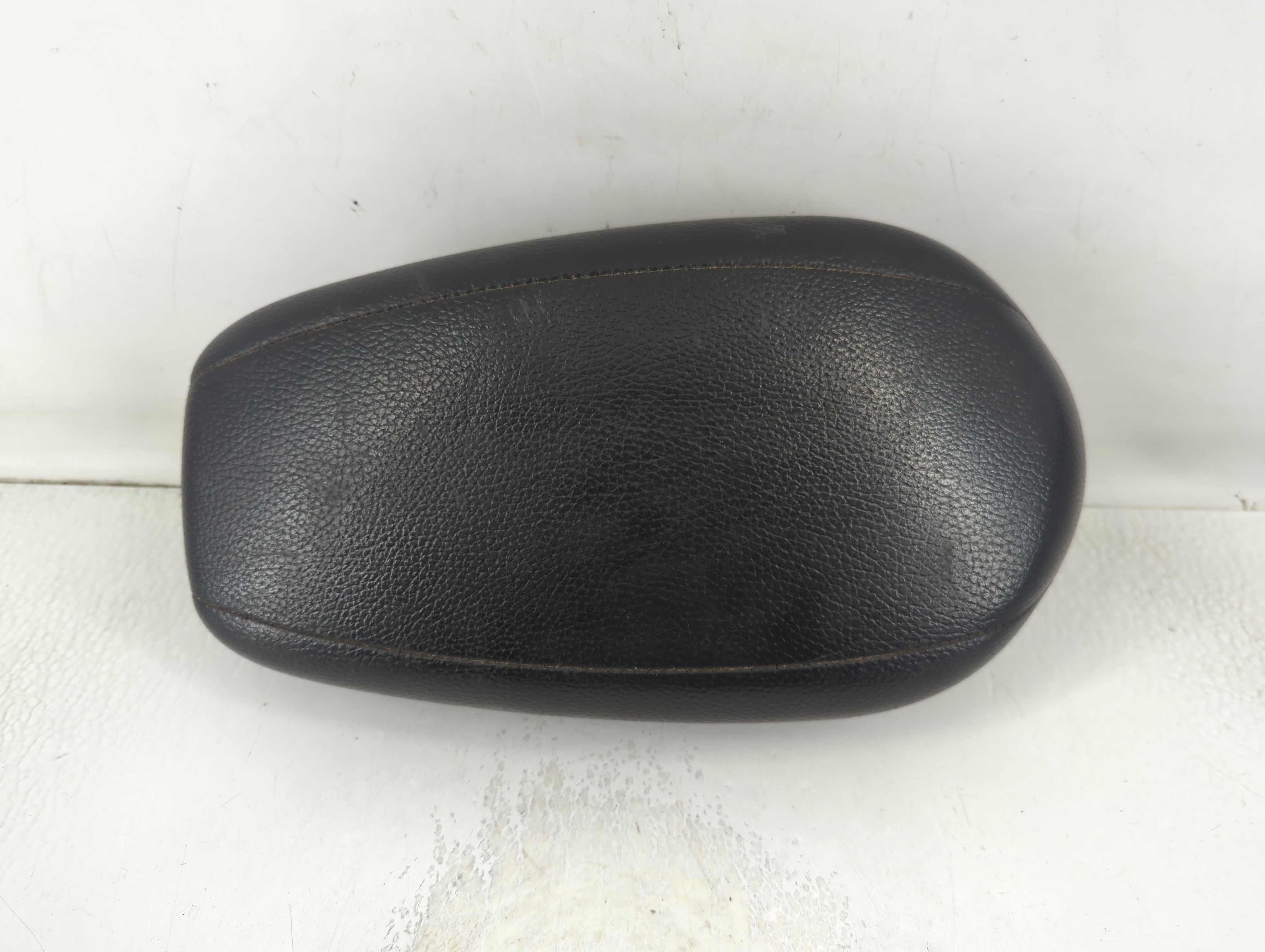 2013 Hyundai Veloster Center Console Armrest Cover Lid Dark Grey 803074 - Oemusedautoparts1.com