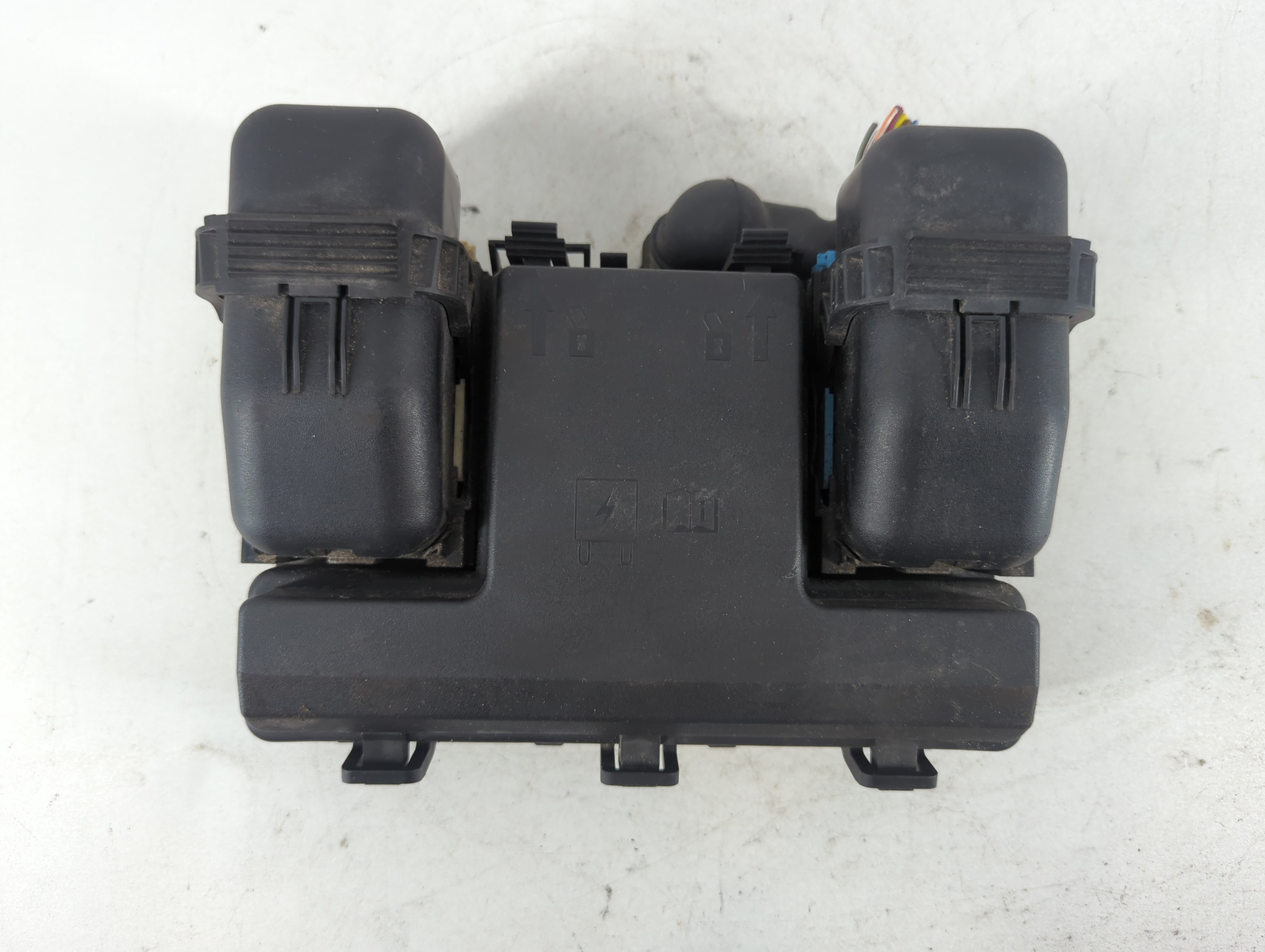 2015-2016 Ford Fusion Fusebox Fuse Box Relay Module Fg9t14a067ba_02 803089 - Oemusedautoparts1.com