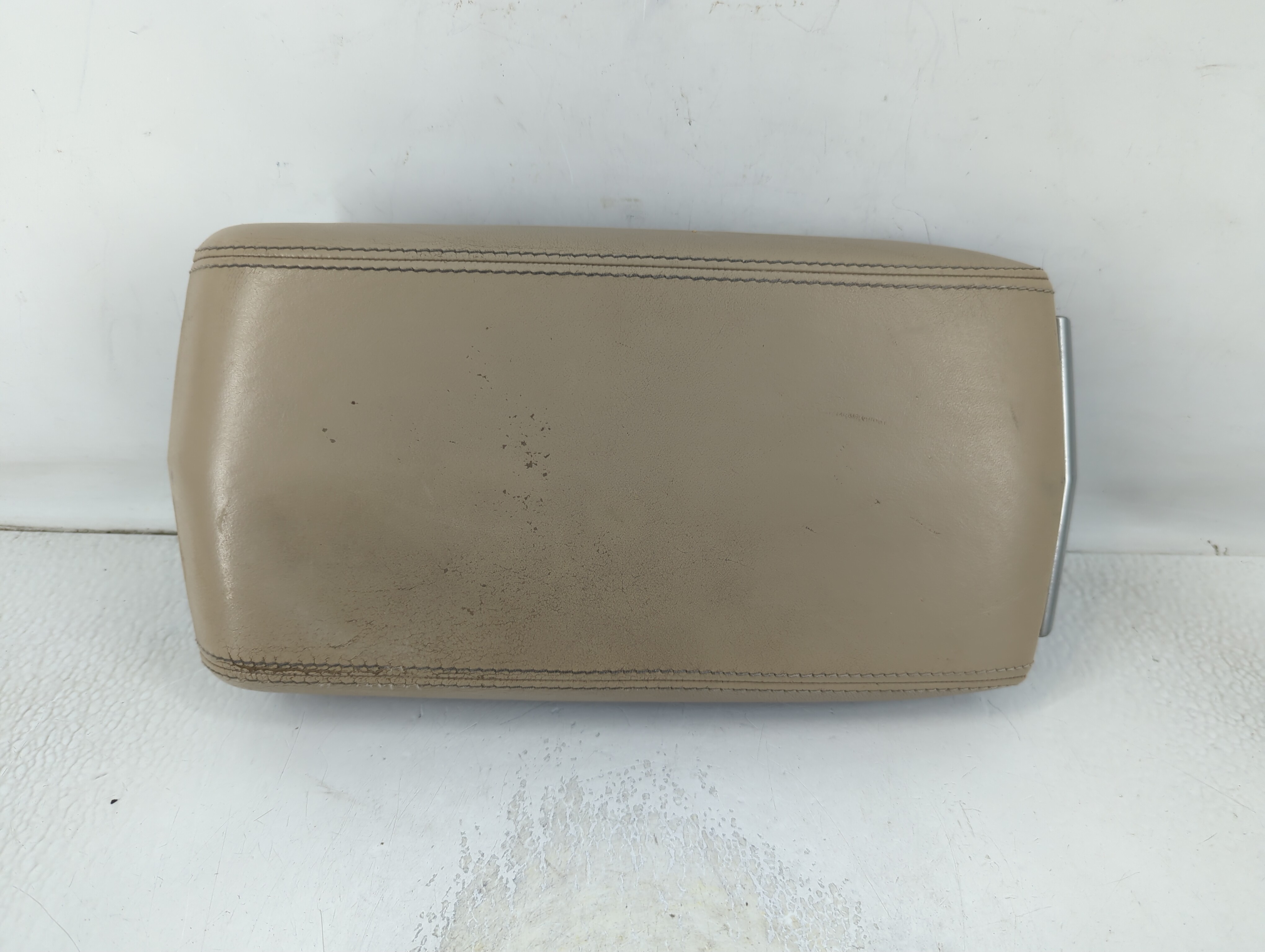 2008-2009 Cadillac Cts Center Console Armrest Cover Lid Beige 803095 - Oemusedautoparts1.com