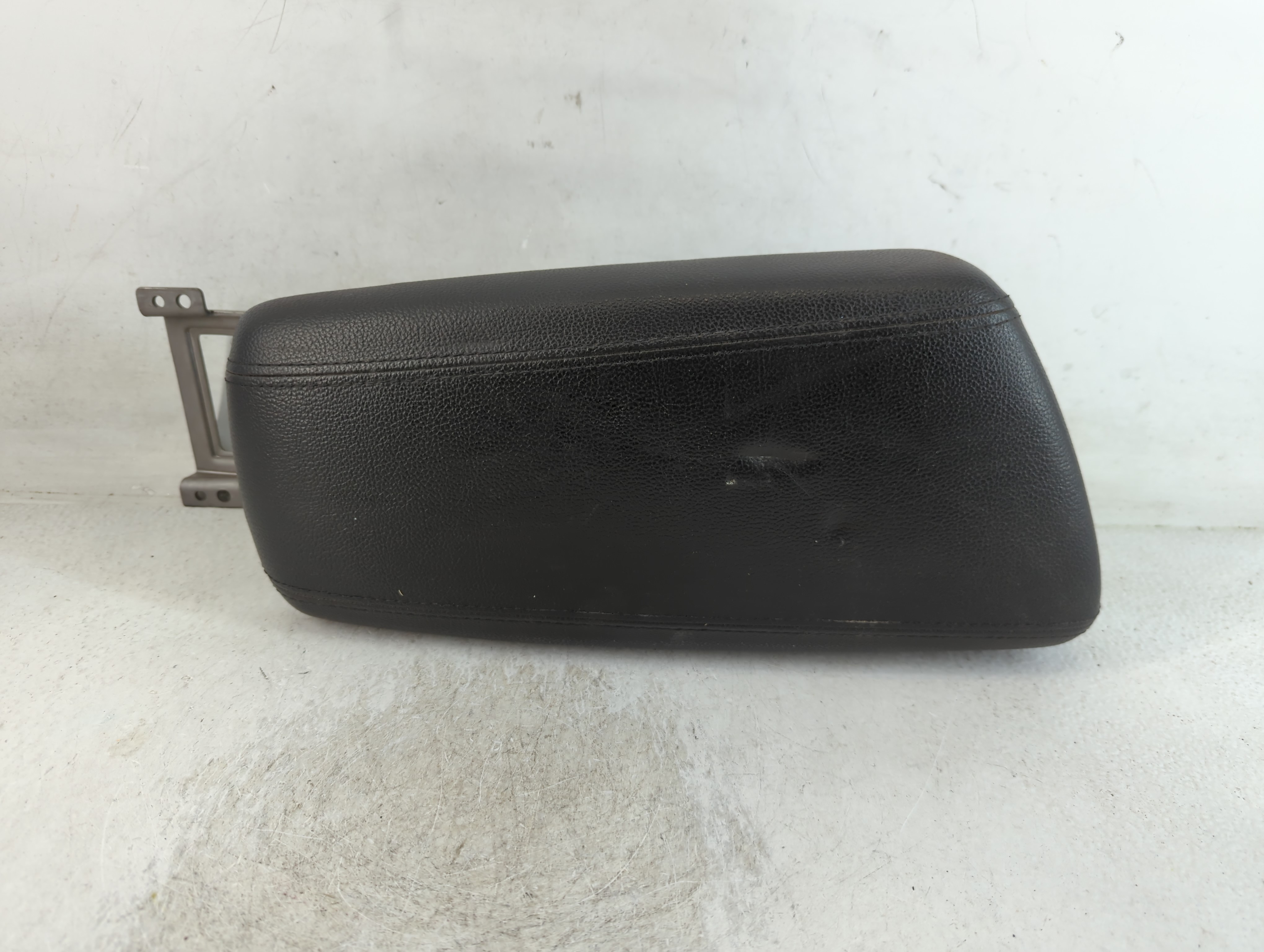 2015 Kia Optima Center Console Armrest Cover Lid Black 803098 - Oemusedautoparts1.com