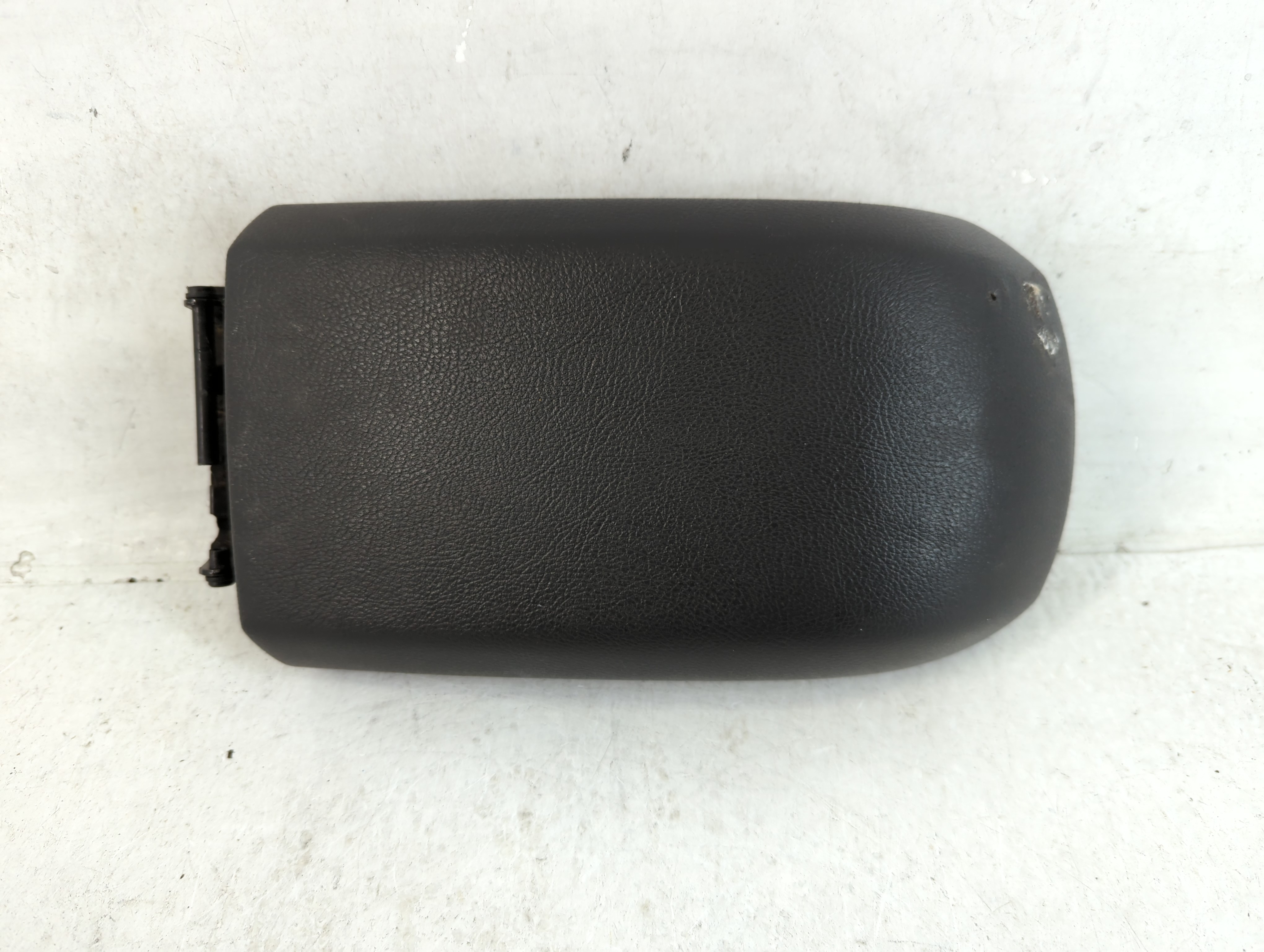 2016 Ford Fiesta Center Console Armrest Cover Lid Black 803130 - Oemusedautoparts1.com