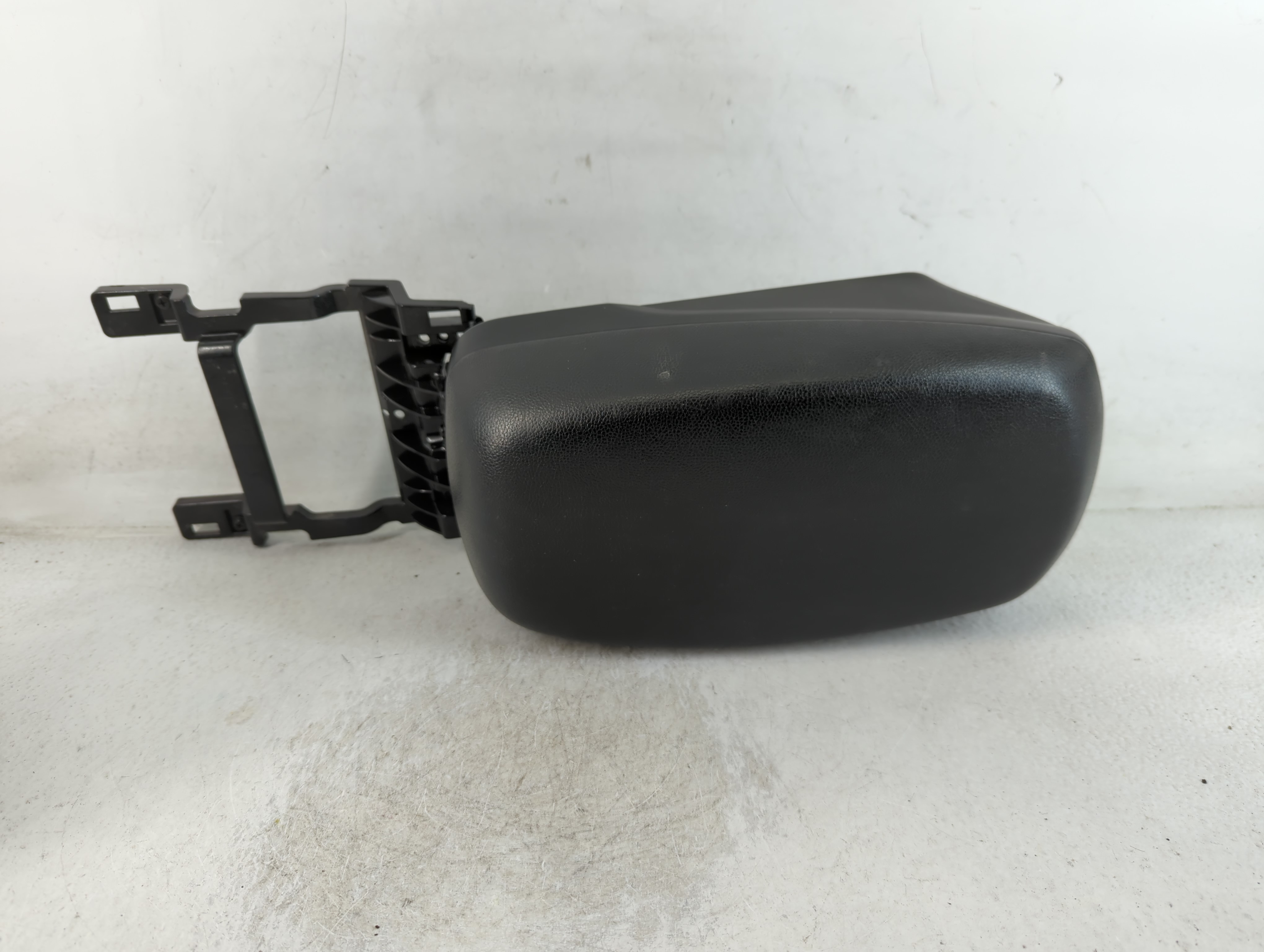 2015 Hyundai Elantra Center Console Armrest Cover Lid Black 803136 - Oemusedautoparts1.com