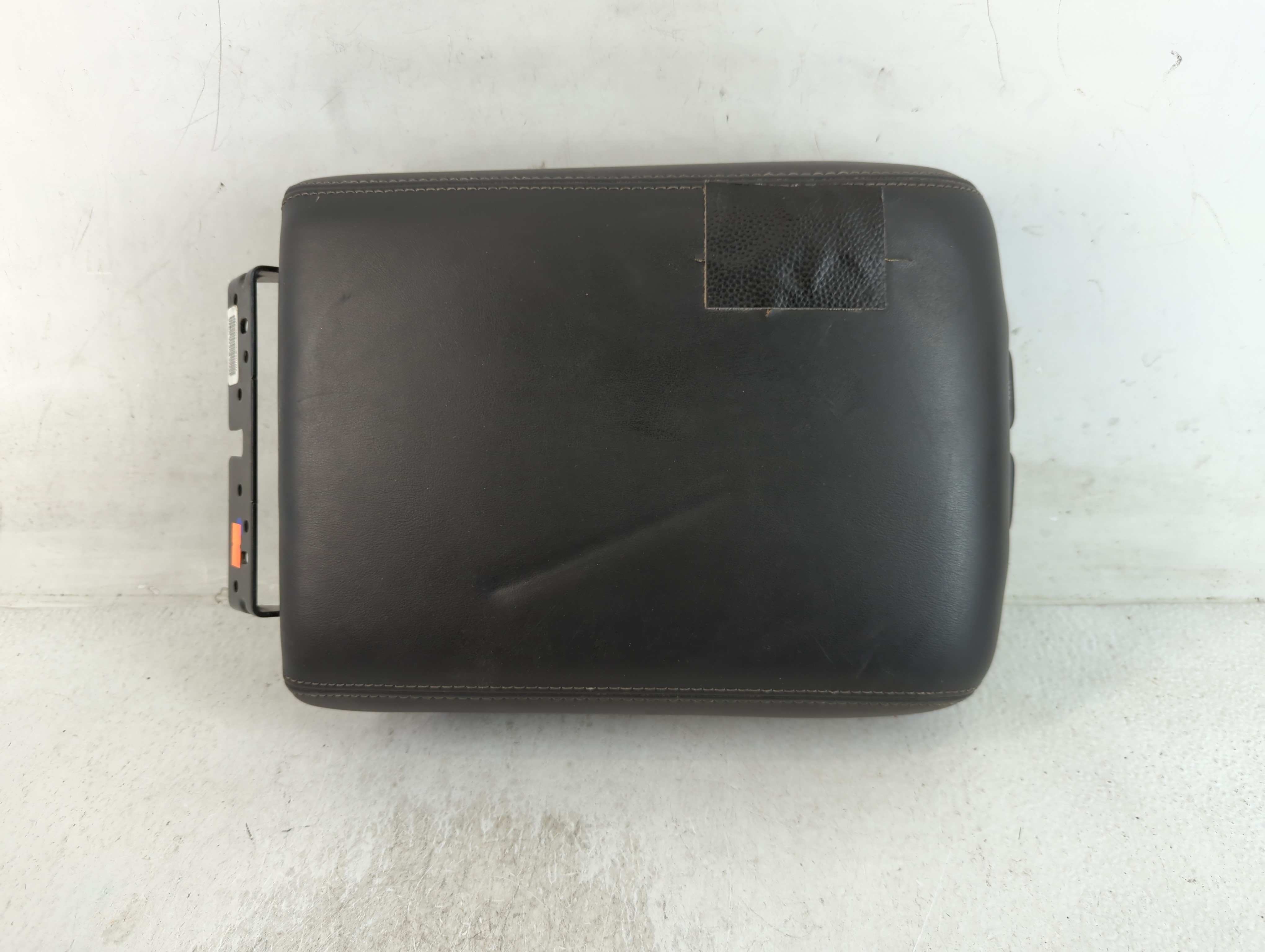 2017 Infiniti Qx60 Center Console Armrest Cover Lid Black 803148 - Oemusedautoparts1.com