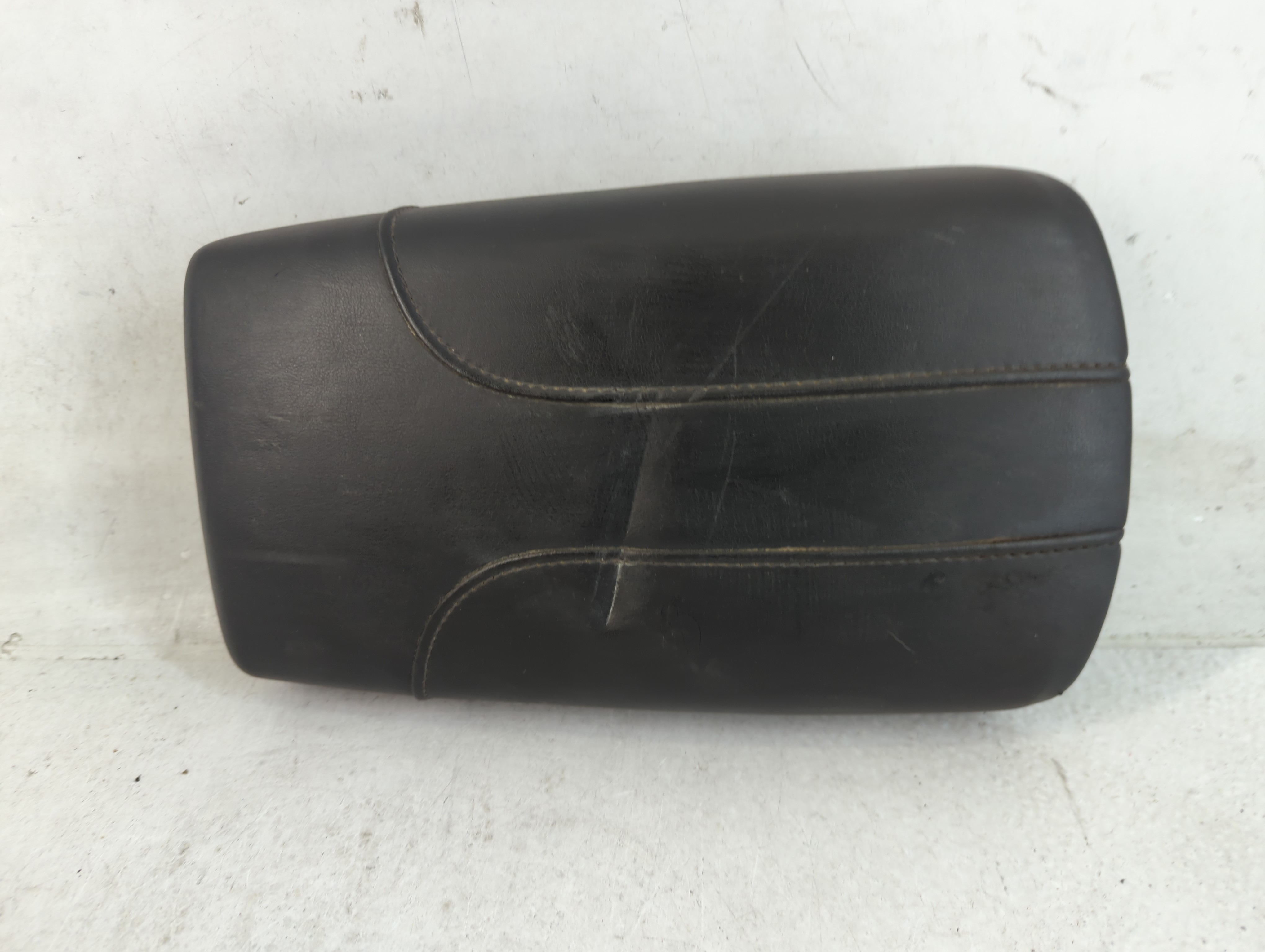 2019 Nissan Rogue Sport Center Console Armrest Cover Lid Black 803149 - Oemusedautoparts1.com