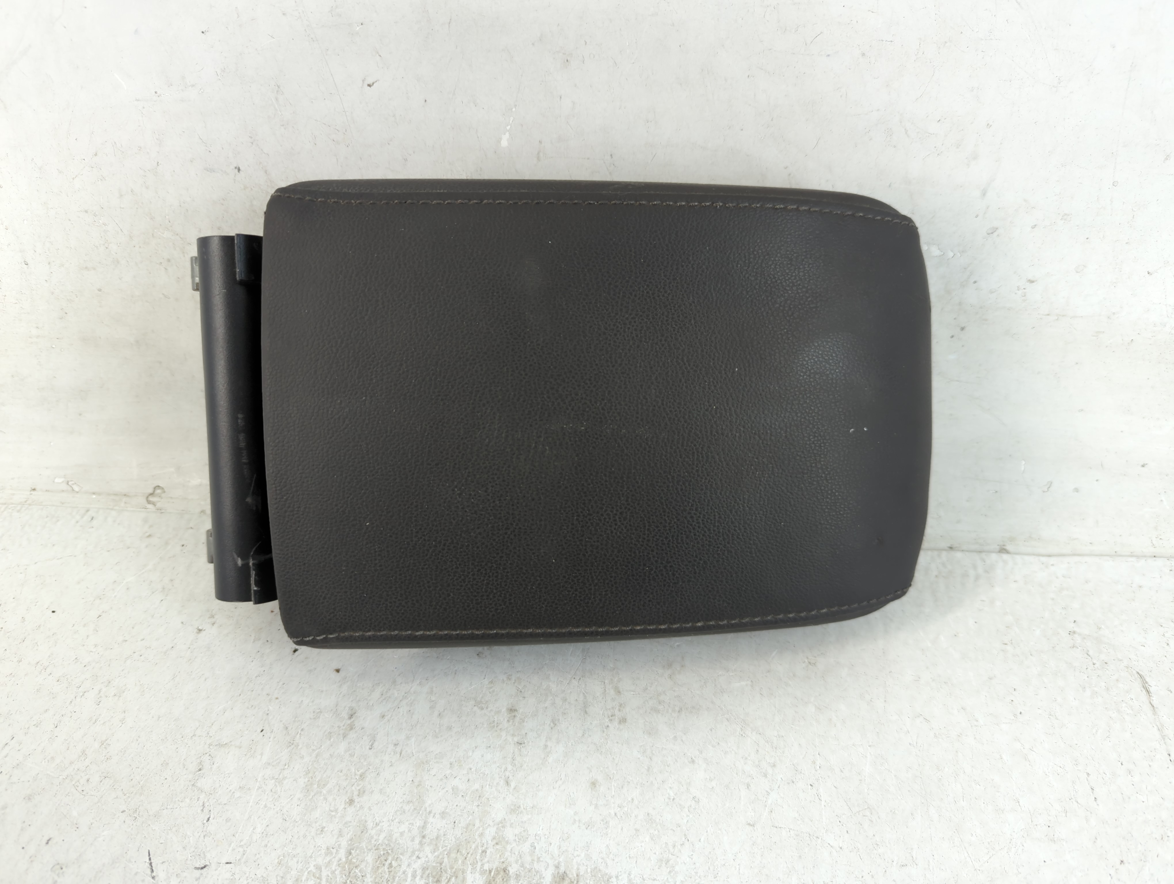 2015 Volkswagen Golf Center Console Armrest Cover Lid Black 803150 - Oemusedautoparts1.com