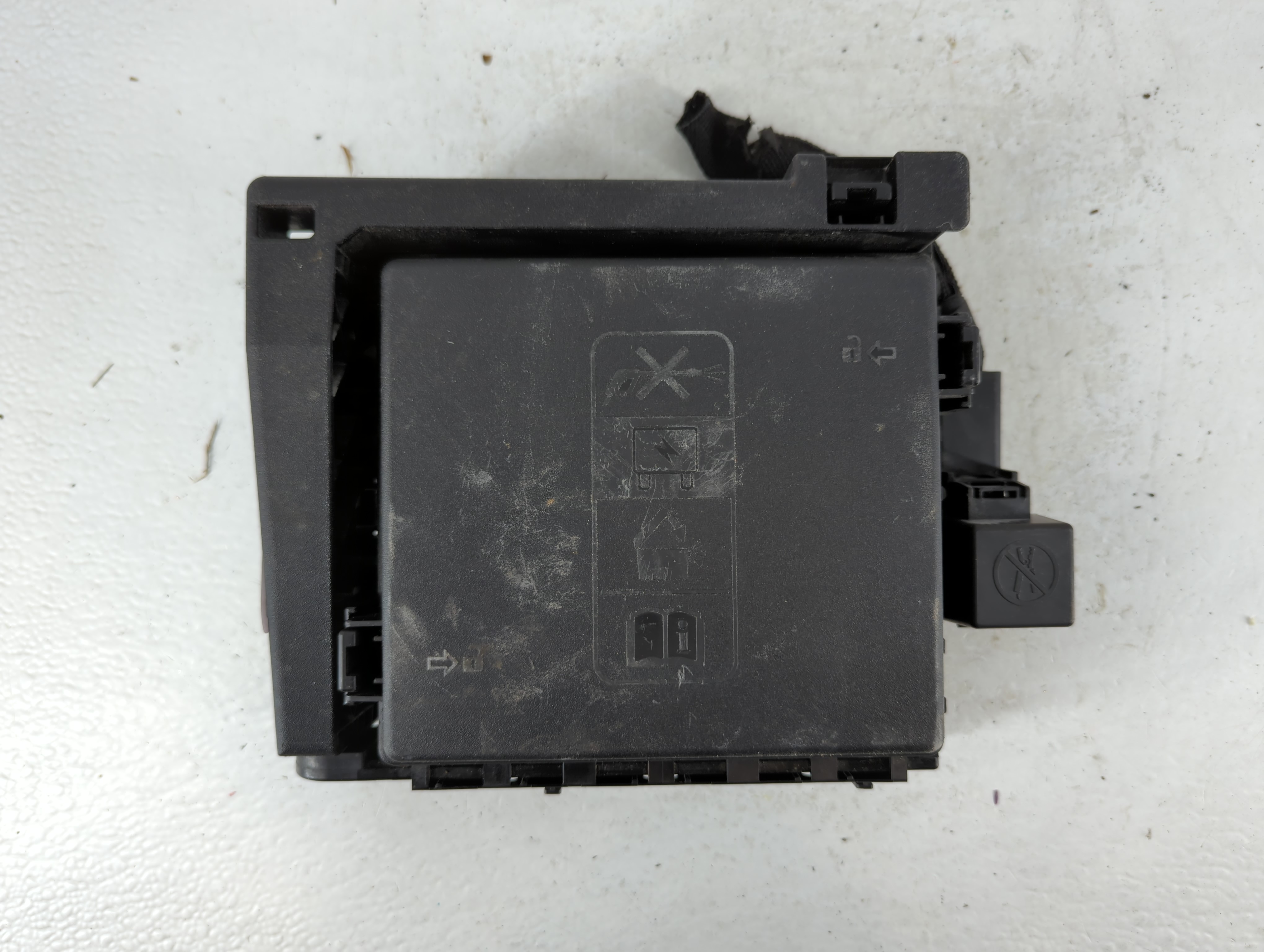2018-2019 Chevrolet Traverse Fusebox Fuse Box Relay Module 84303340 803164 - Oemusedautoparts1.com