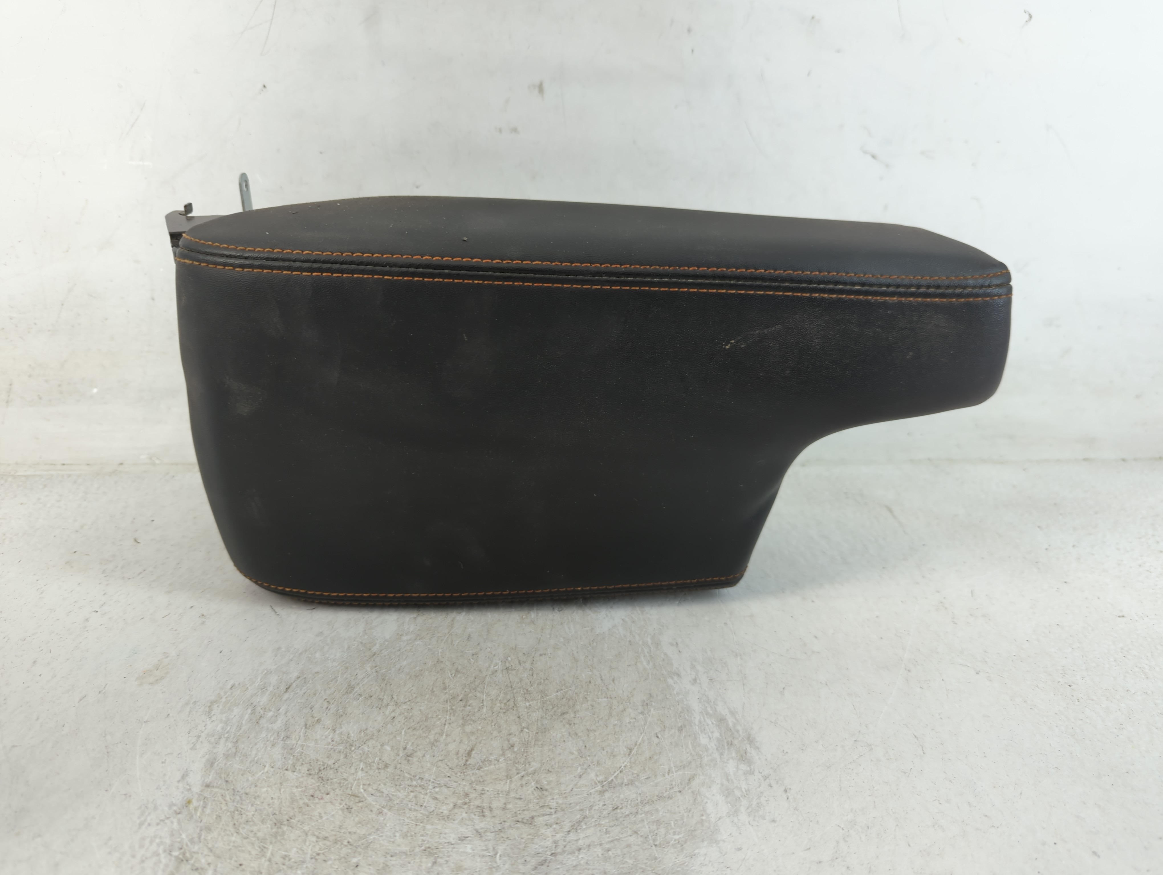 2018 Subaru Xv Center Console Armrest Cover Lid Black 803177 - Oemusedautoparts1.com