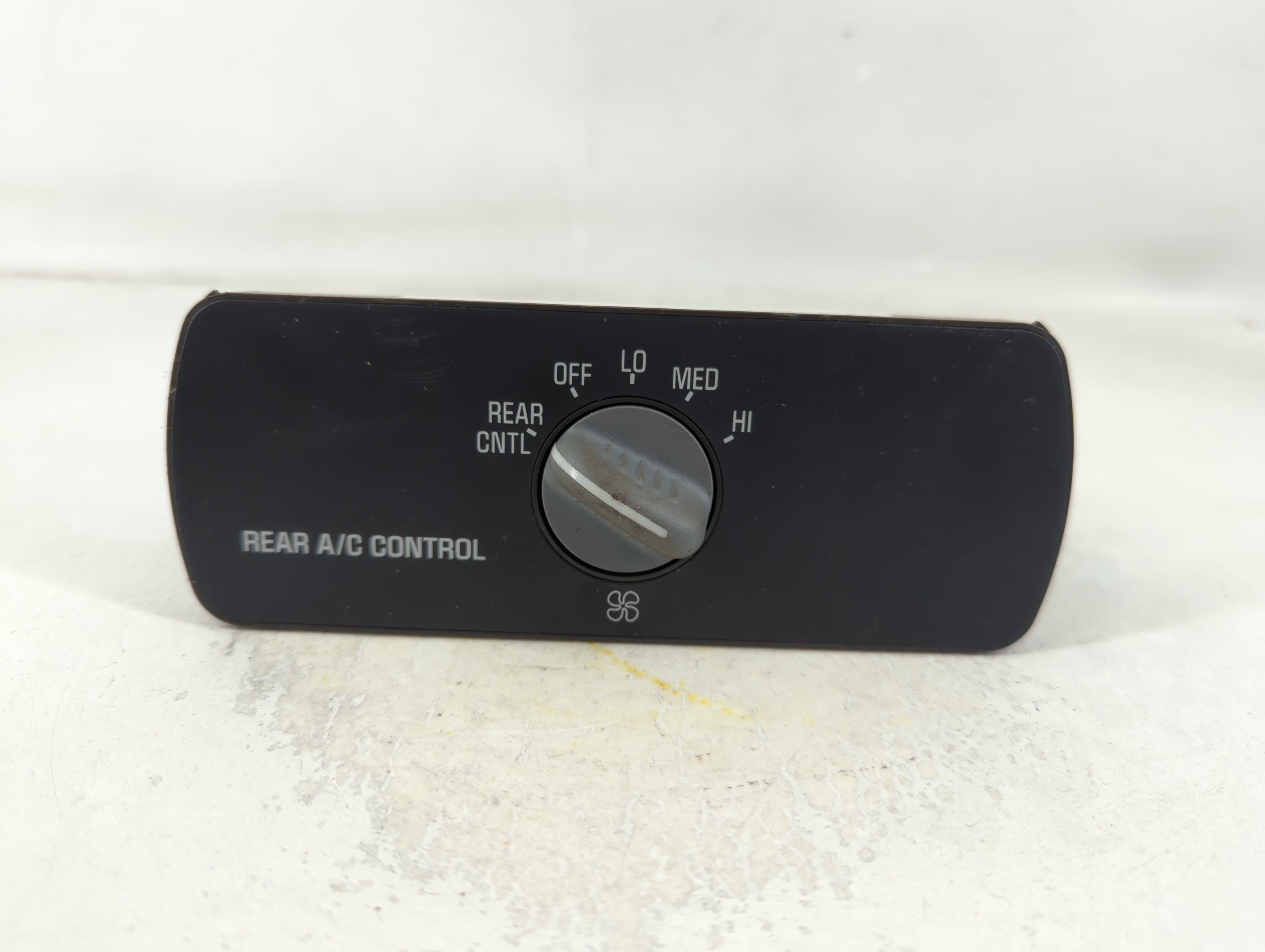 1999-2000 Cadillac Escalade Ac Heater Climate Control 16209345 803184 - Oemusedautoparts1.com