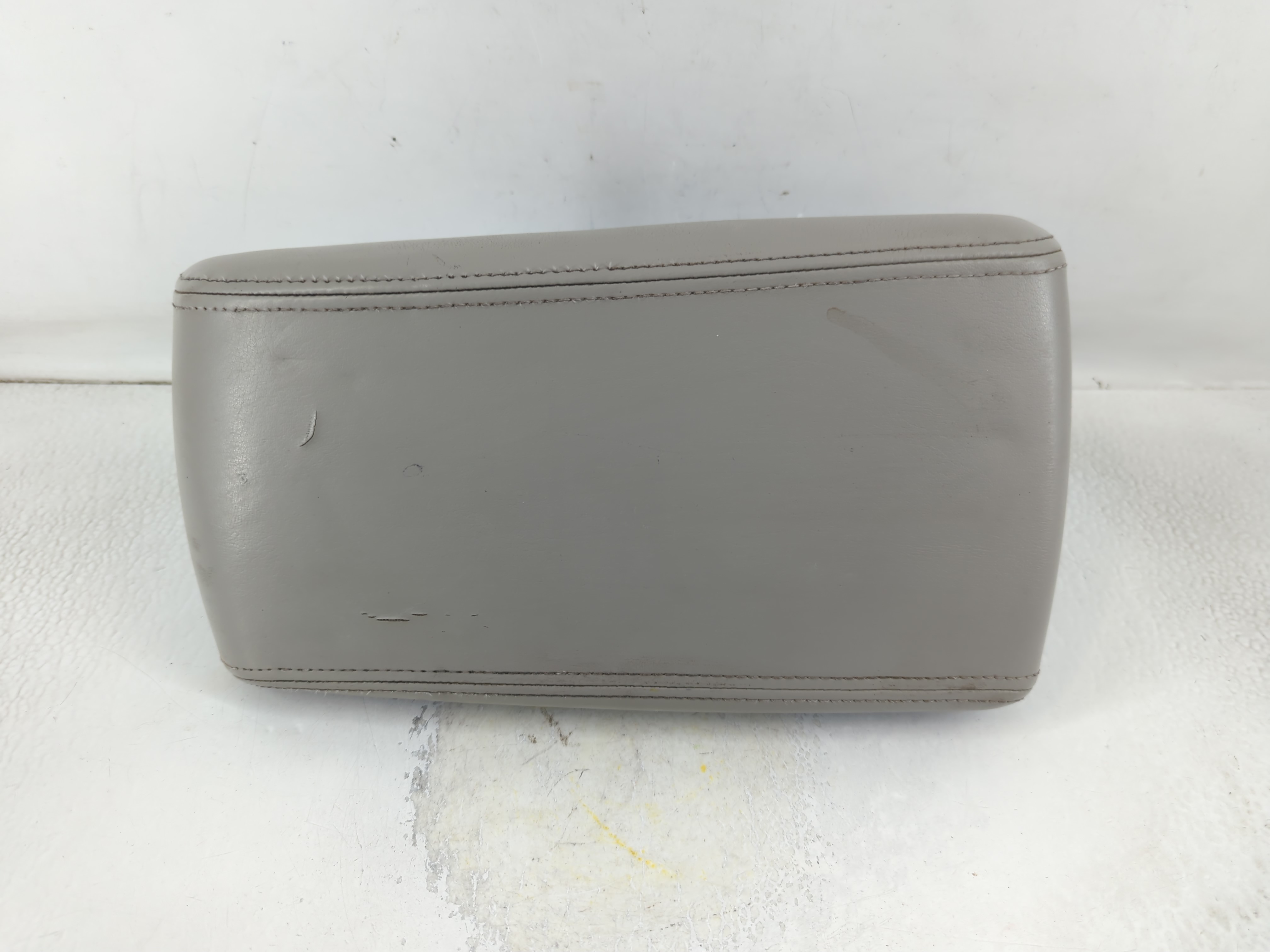 2008 Chevrolet Impala Center Console Armrest Cover Lid Grey 803212 - Oemusedautoparts1.com