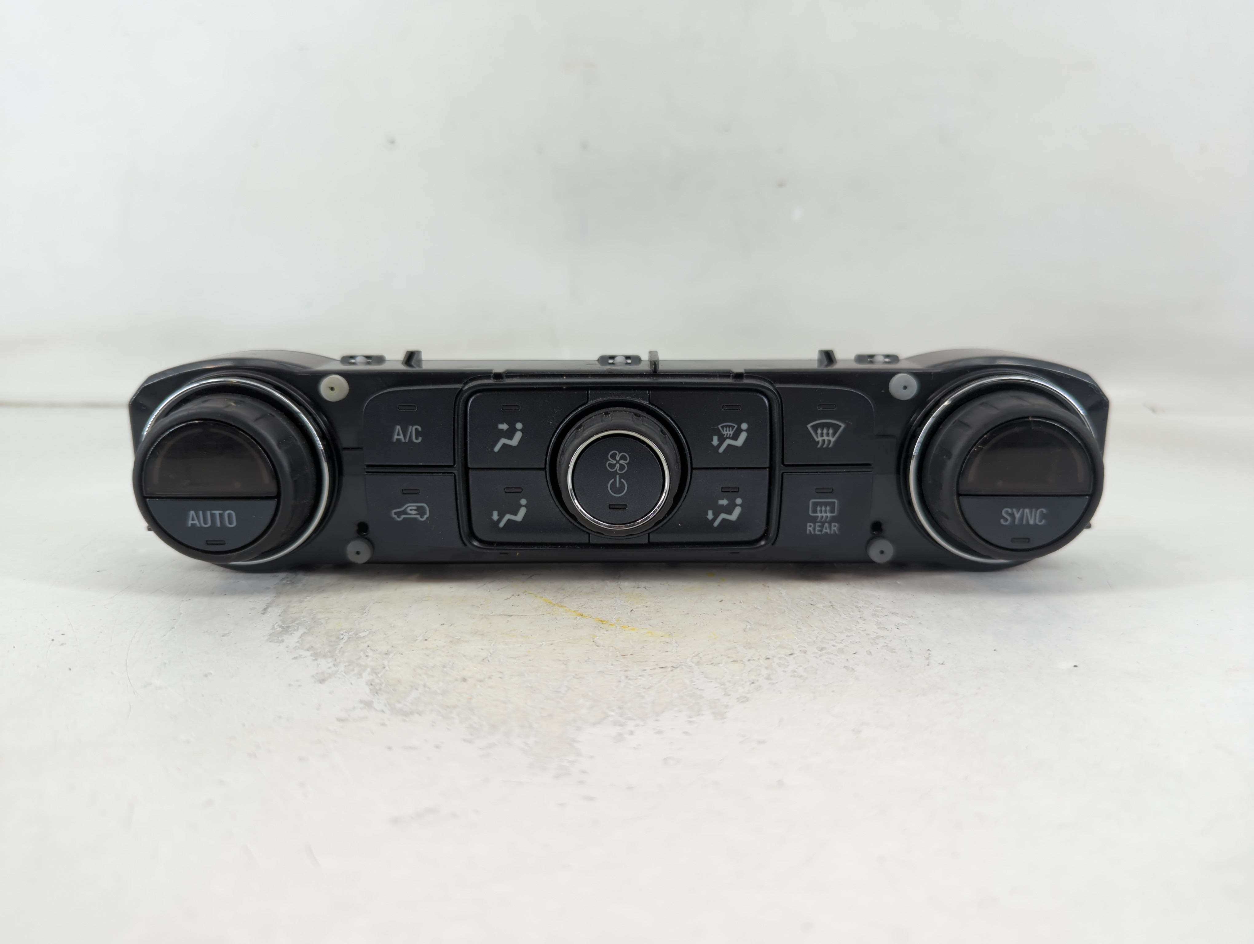 2017 Chevrolet Silverado 1500 Ac Heater Climate Control 84164476 803219 - Oemusedautoparts1.com