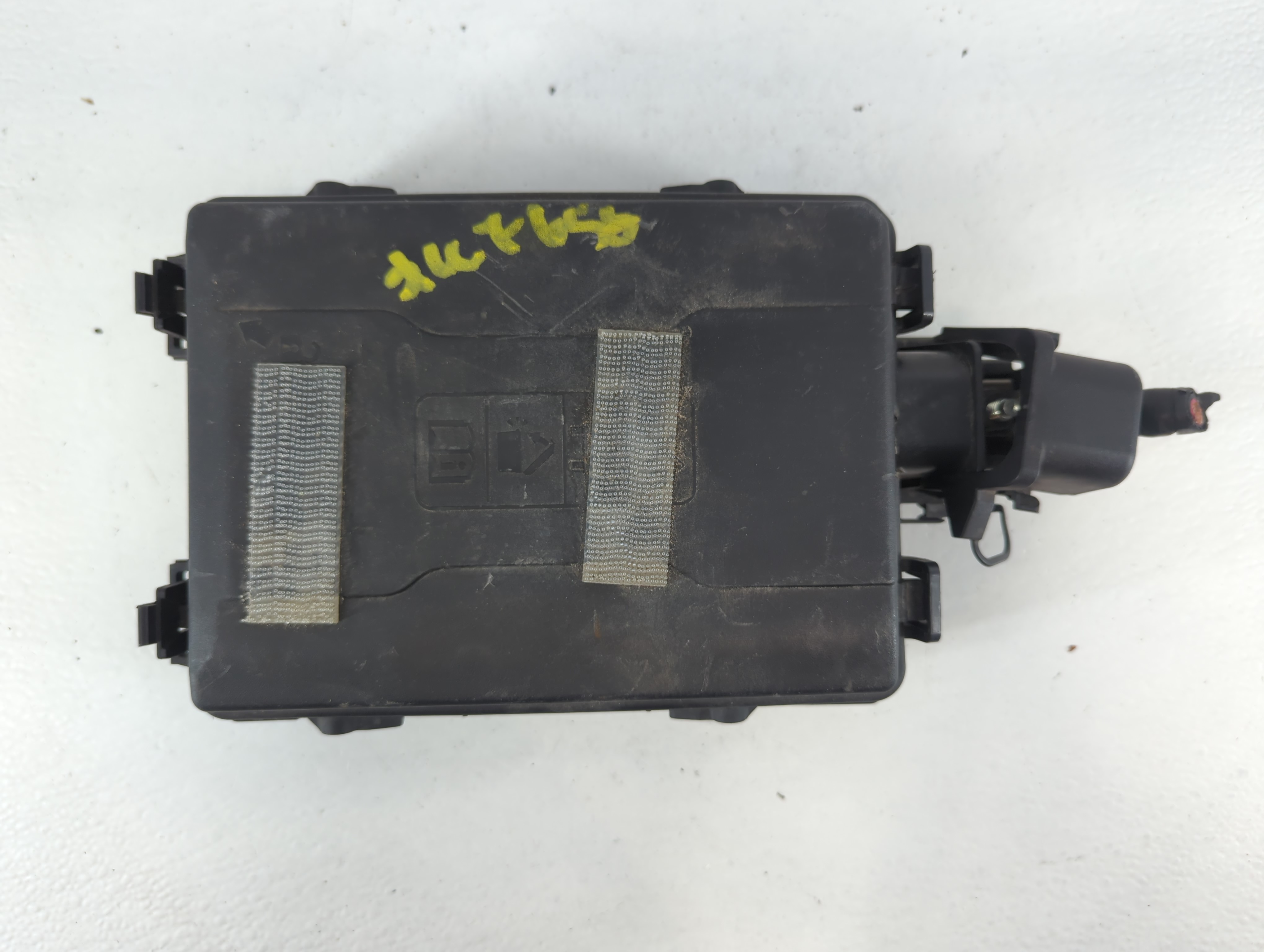 2017-2019 Chevrolet Silverado 1500 Fusebox Fuse Box Relay Module 84303177 803253 - Oemusedautoparts1.com