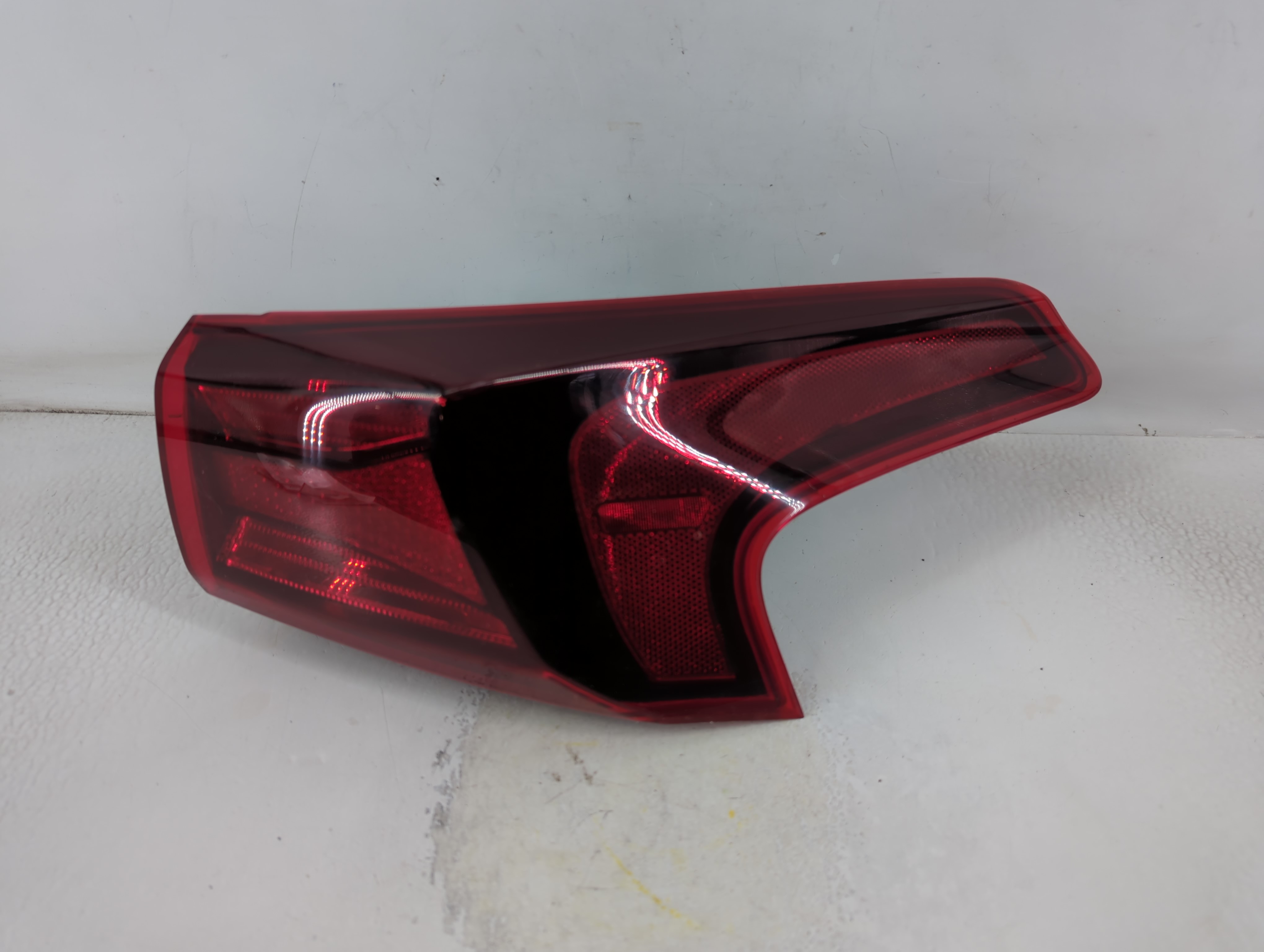 2019-2020 Hyundai Santa Fe Passenger Right Side Tail Light Taillight Oem 803281 - Oemusedautoparts1.com